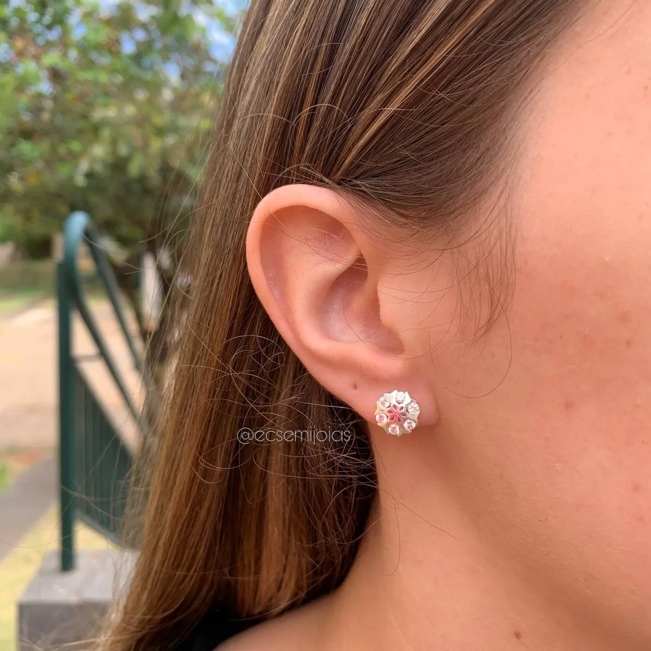 Brinco de flor - banhado a prata 925