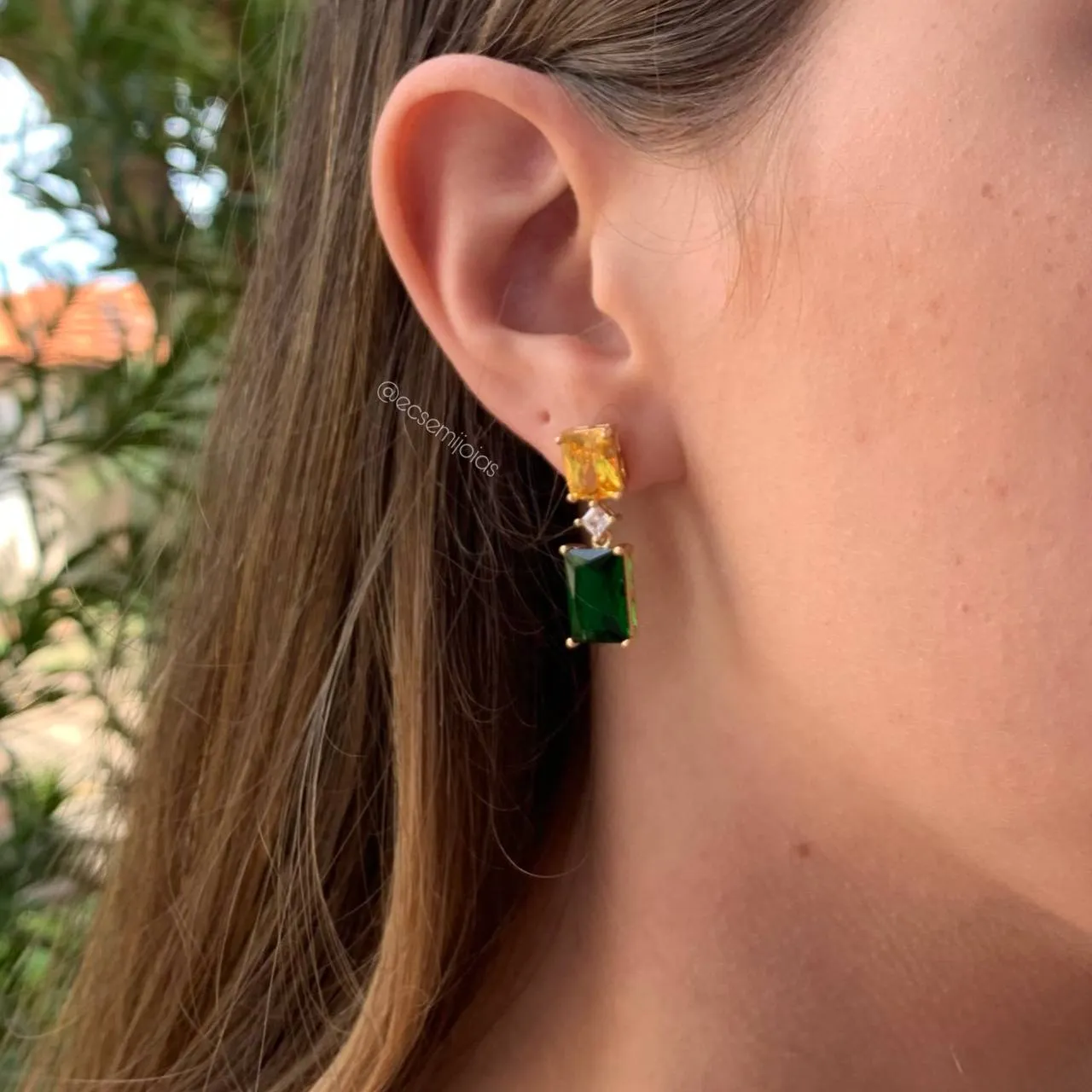 Brinco de pedras retangular - banhado a ouro 18k