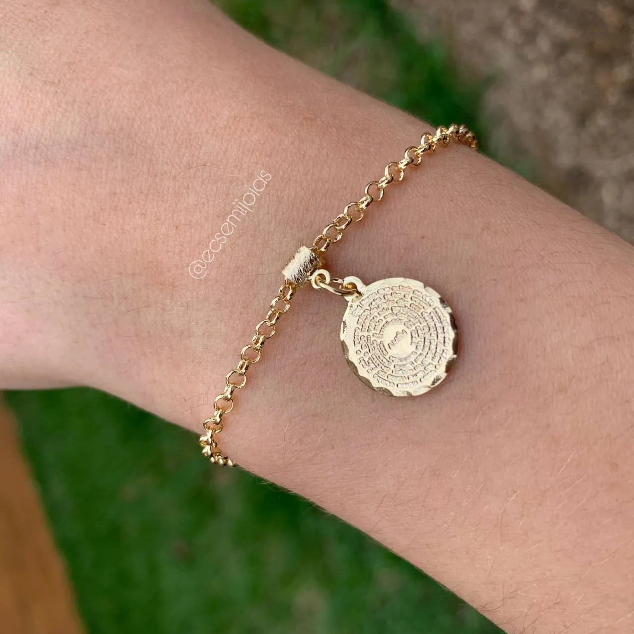 Pulseira de elos portugues com pingente da oração do pai nosso - 20 cm - banhado a ouro 18k