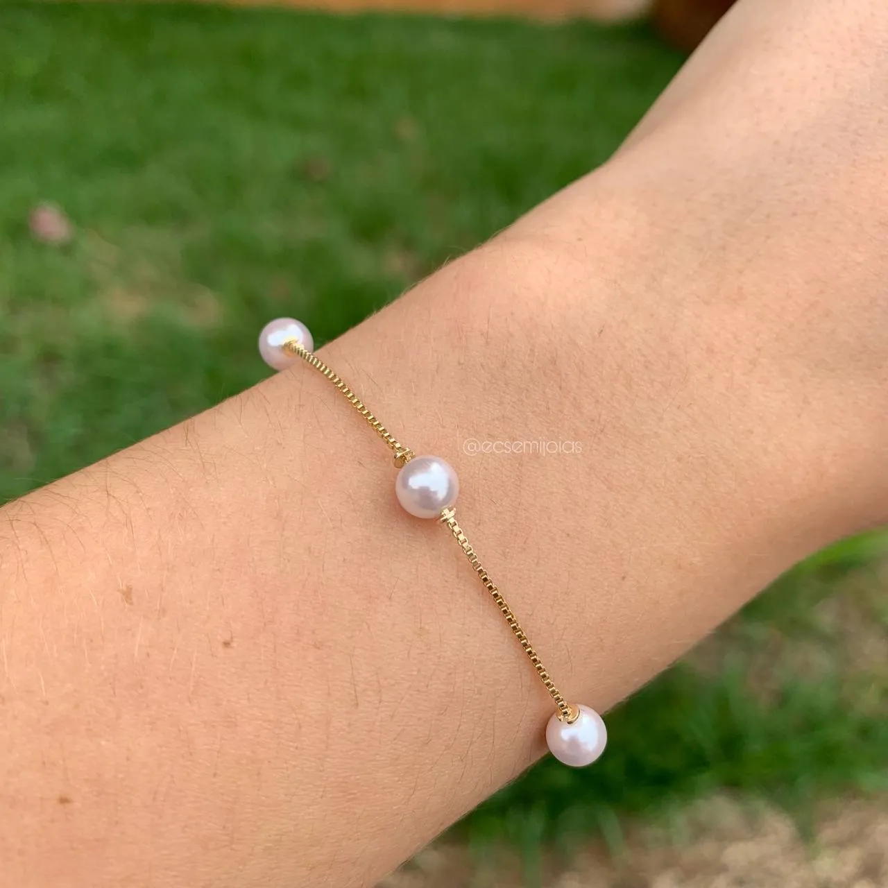 Pulseira de pérola 6 mm - banhado a ouro 18k - 17 cm + 5 cm de extensor