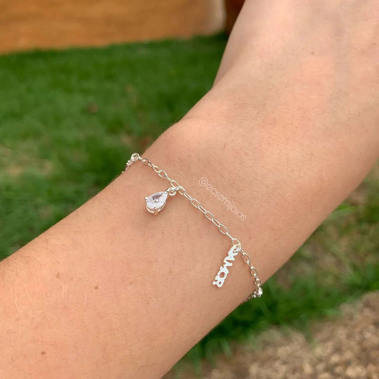 Pulseira gratidão virtude amor proteção e uma gota - 20 cm - banhado a prata 925