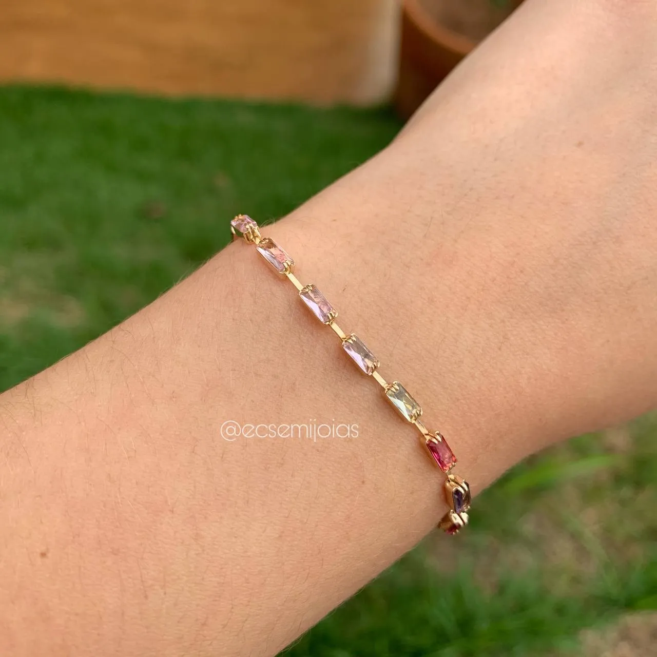 Pulseira shambala 8 zircônias baguete - 20 cm regulavel - banhado a ouro 18k