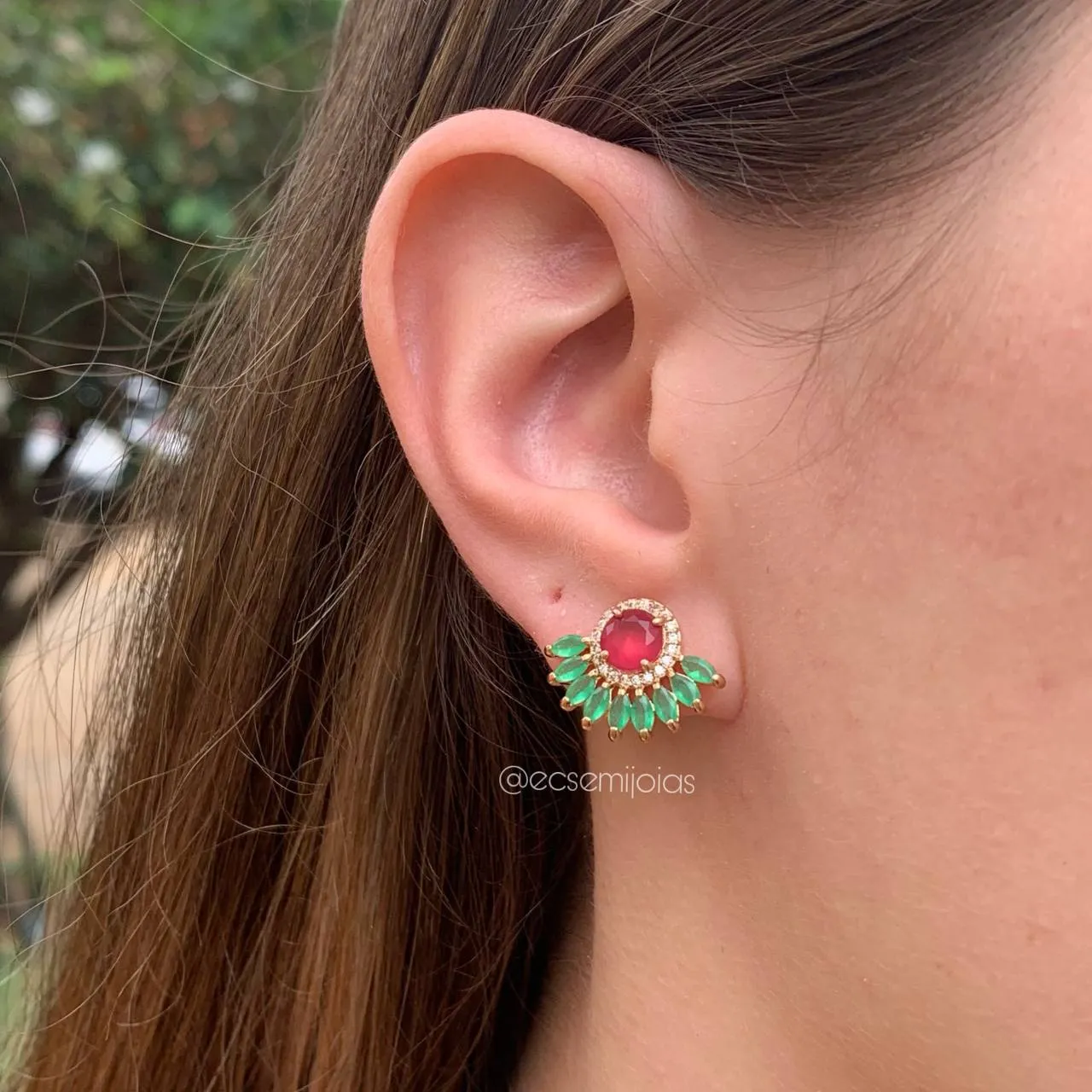 Brinco de leque pedras navete - banhado a ouro 18k