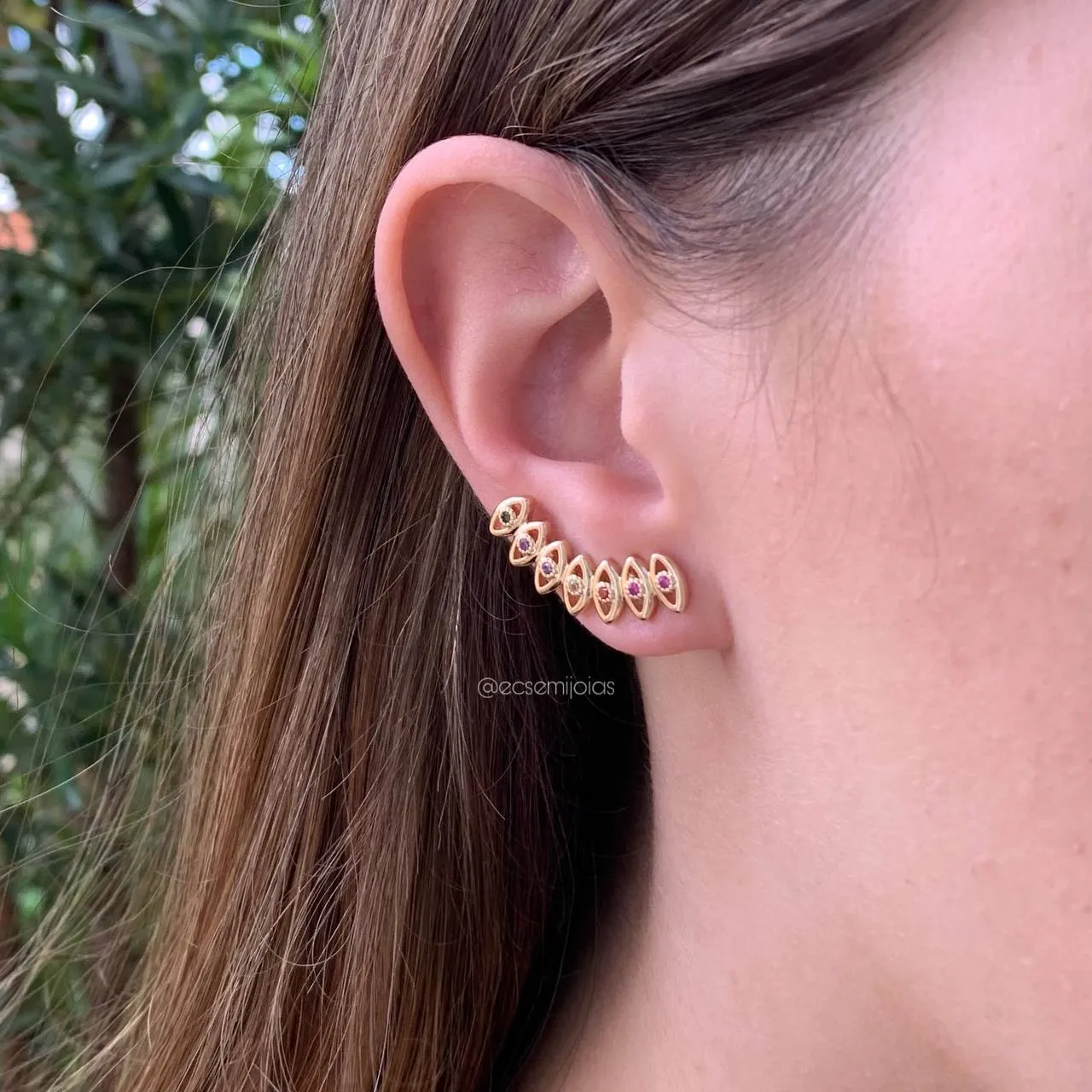 Brinco ear cuff de folhas - banhado a ouro 18k