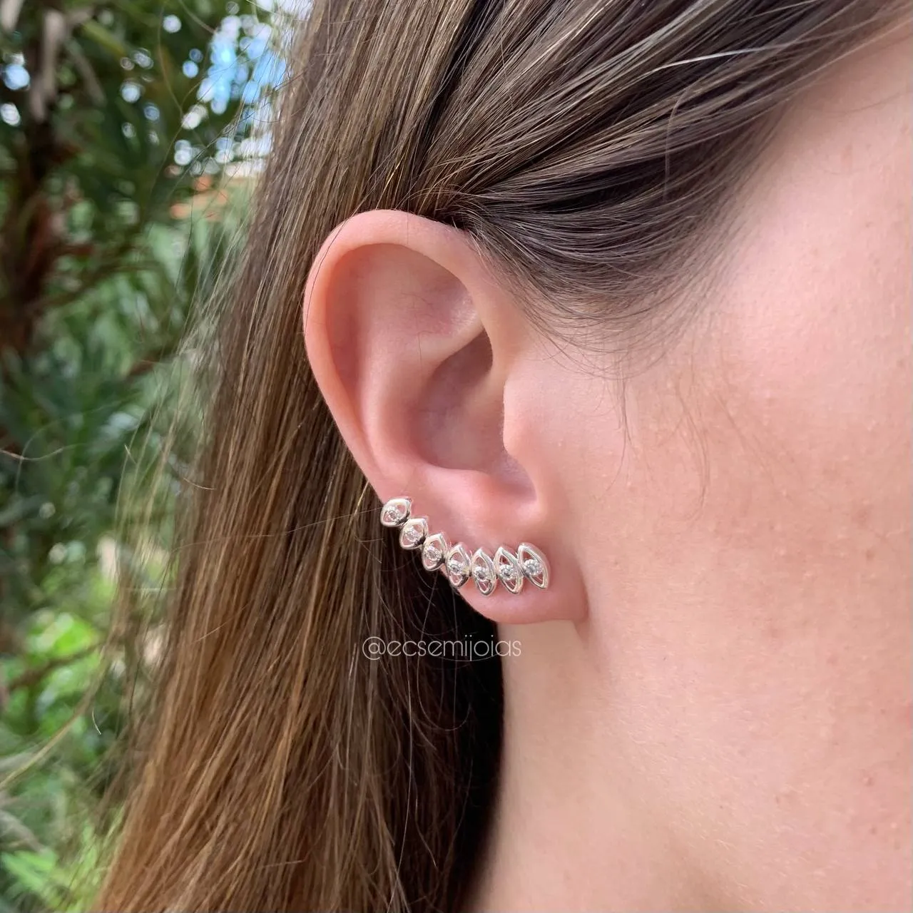 Brinco ear cuff de folhas - banhado a prata 925