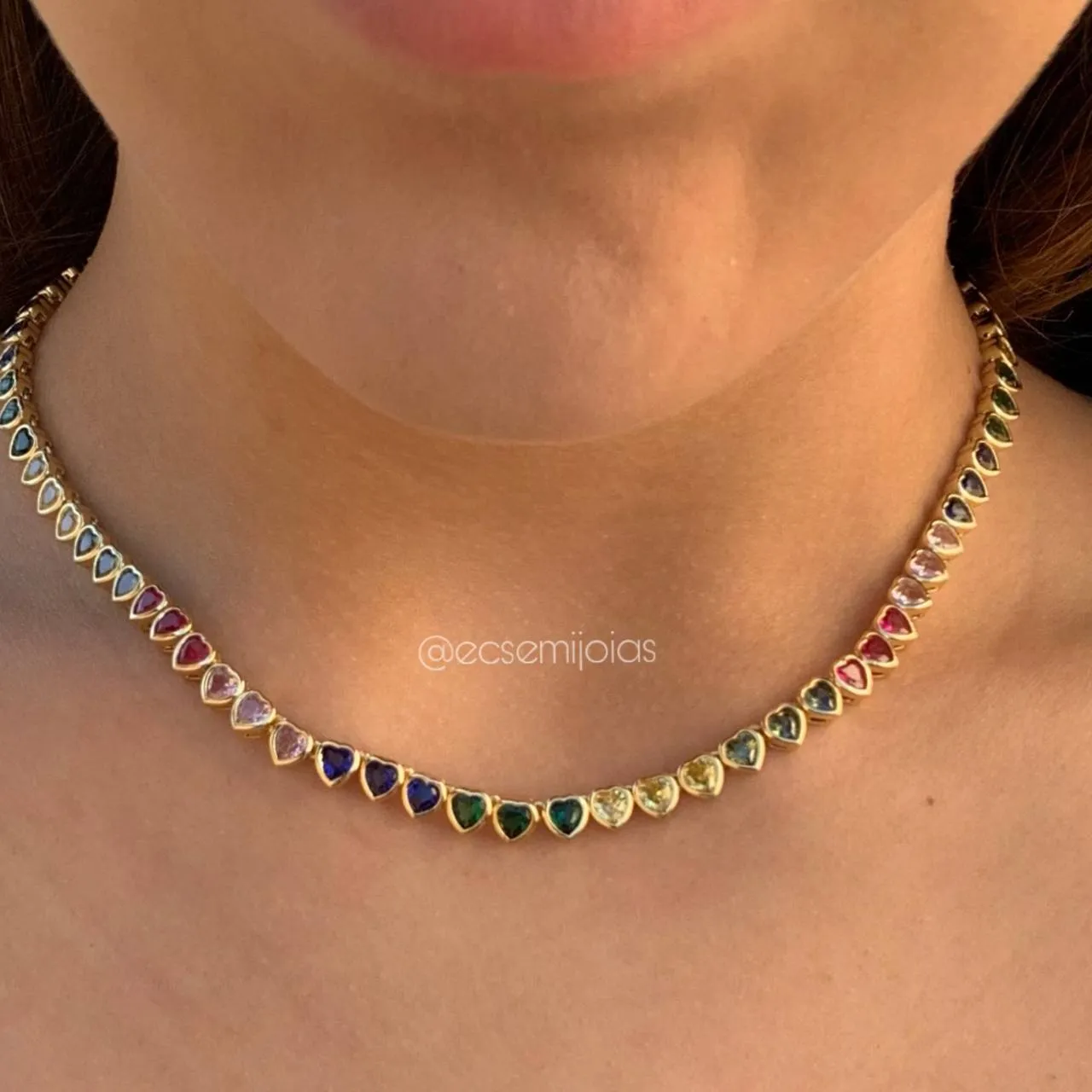 Colar choker de riviera coração colorido - 40 cm - banhado a ouro 18k