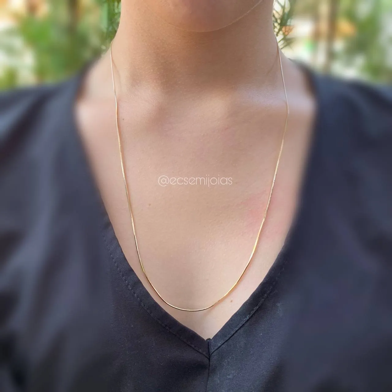 Colar de fita fininha - 60 cm - banhado a ouro 18k