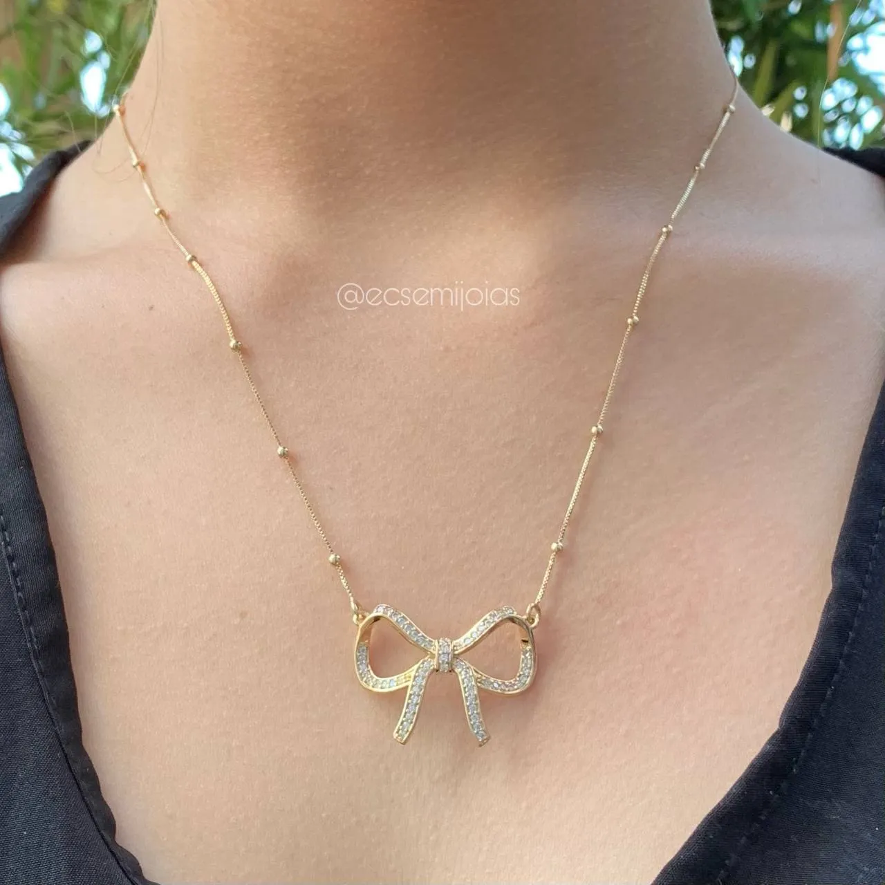 Colar de laço cravejado com corrente de bolinhas - 40 cm - banhado a ouro 18k