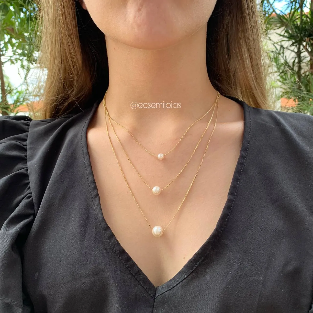 Colar de pérolas três andares - banhado a ouro 18k