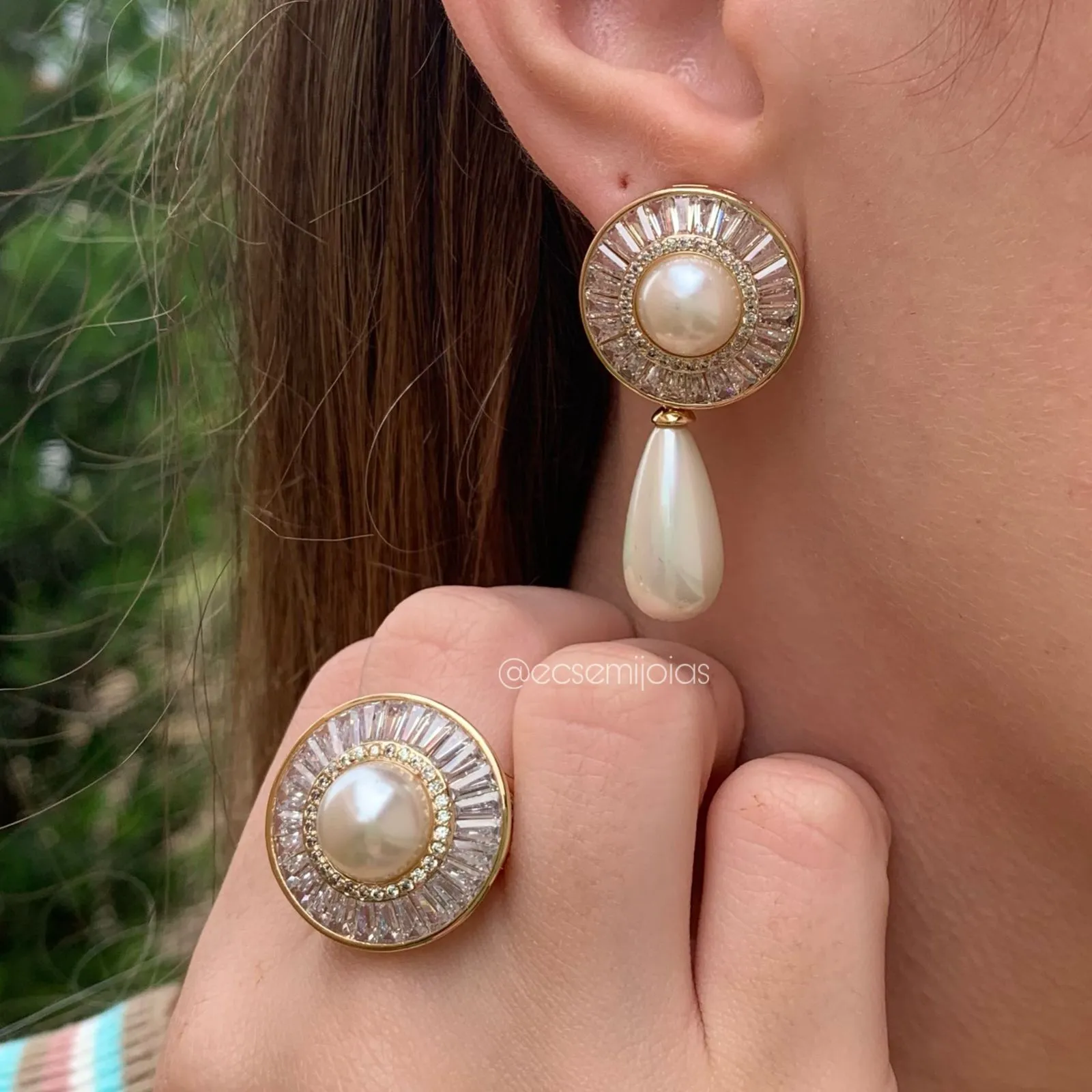 Conjunto brinco e anel de pérola com zirônias em volta - banhado a ouro 18k