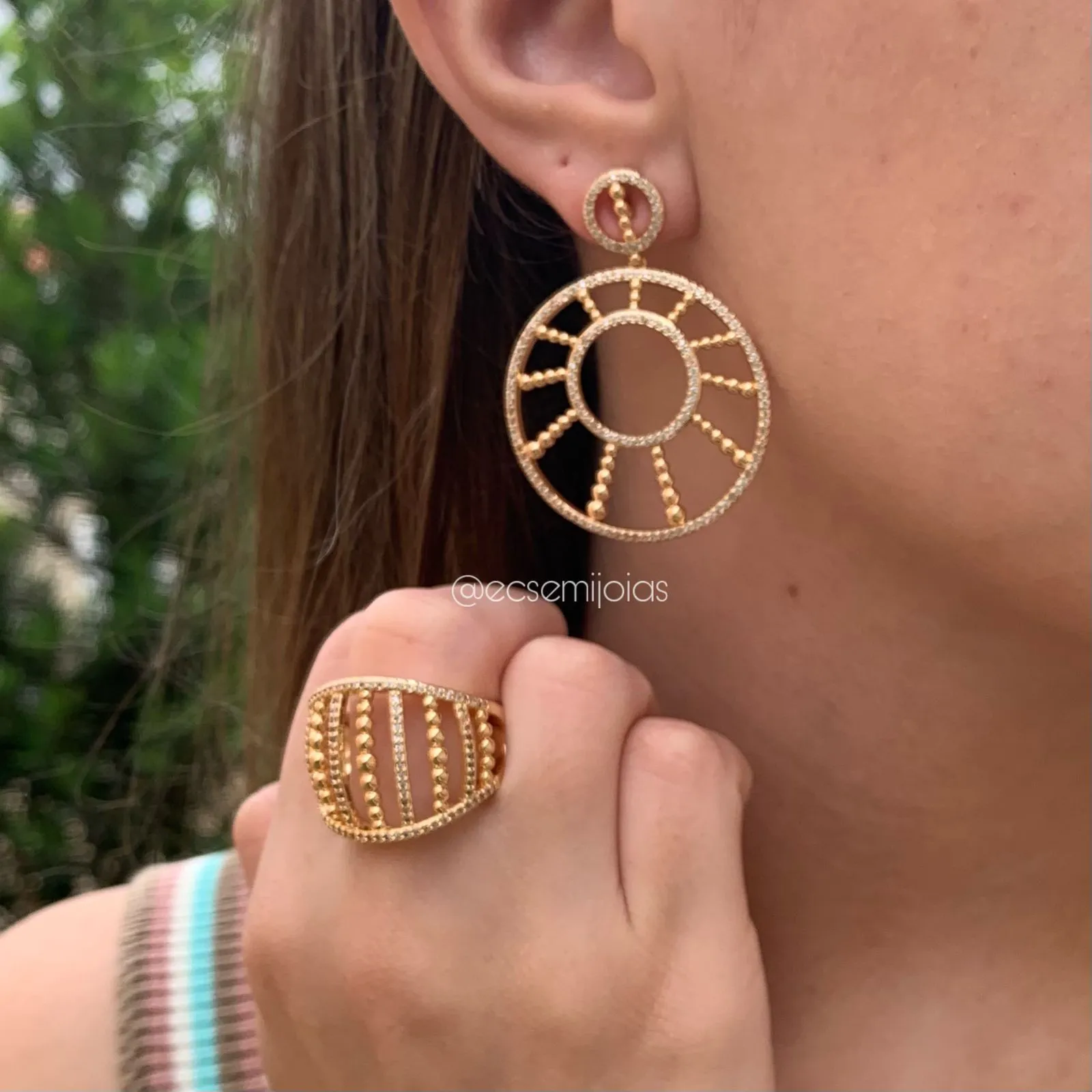 Conjunto brinco e anel redondo com bolinhas - banhado a ouro 18k