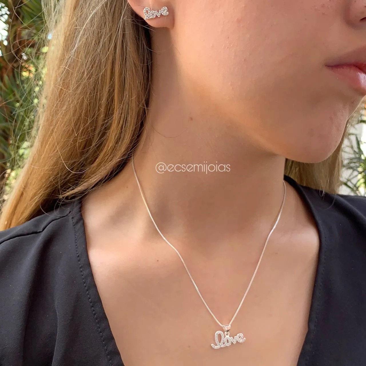 Conjunto de brinco e colar love cravejado - 45 cm - banhado a prata 925
