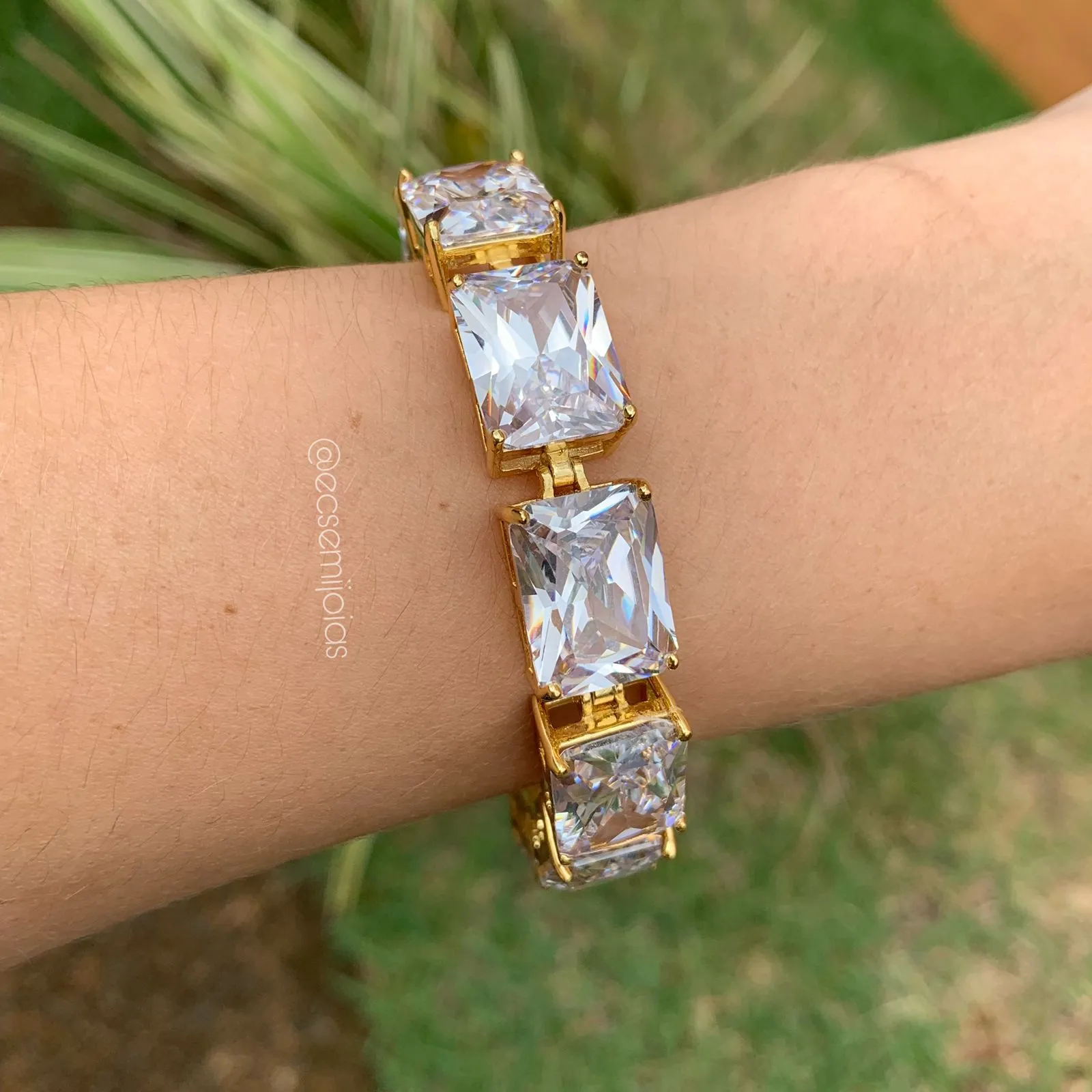 Pulseira com pedra baguete - 19 cm - banhado a ouro 18k