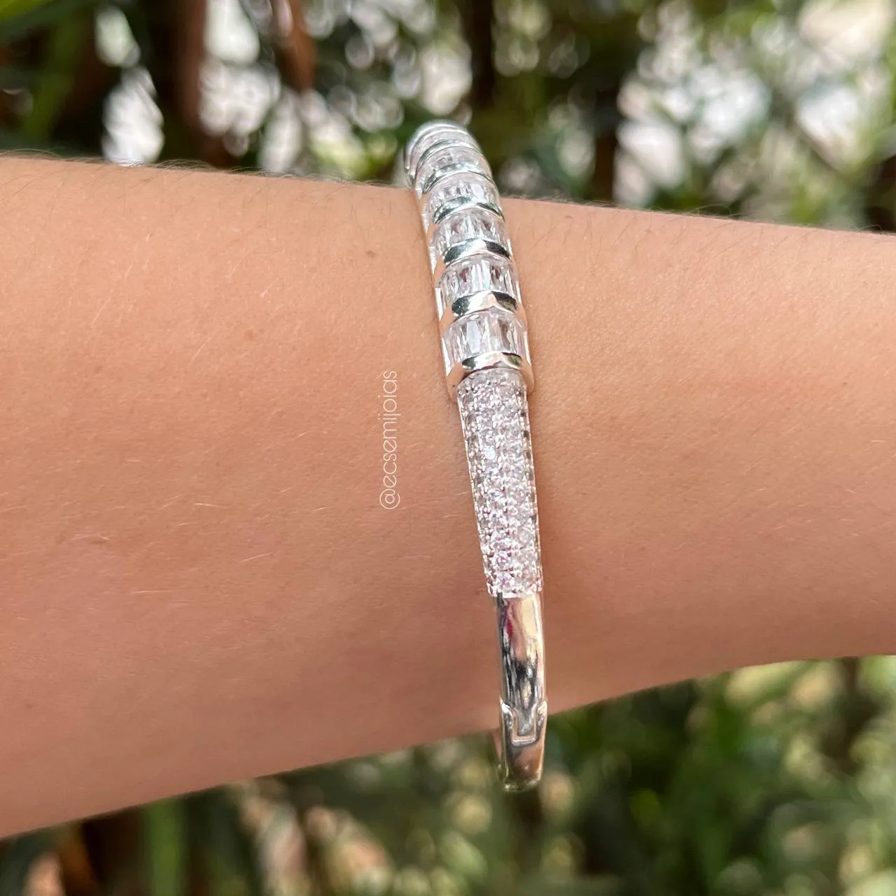 Bracelete pedras baguete colorida cravejada dos lados - banhado a prata 925