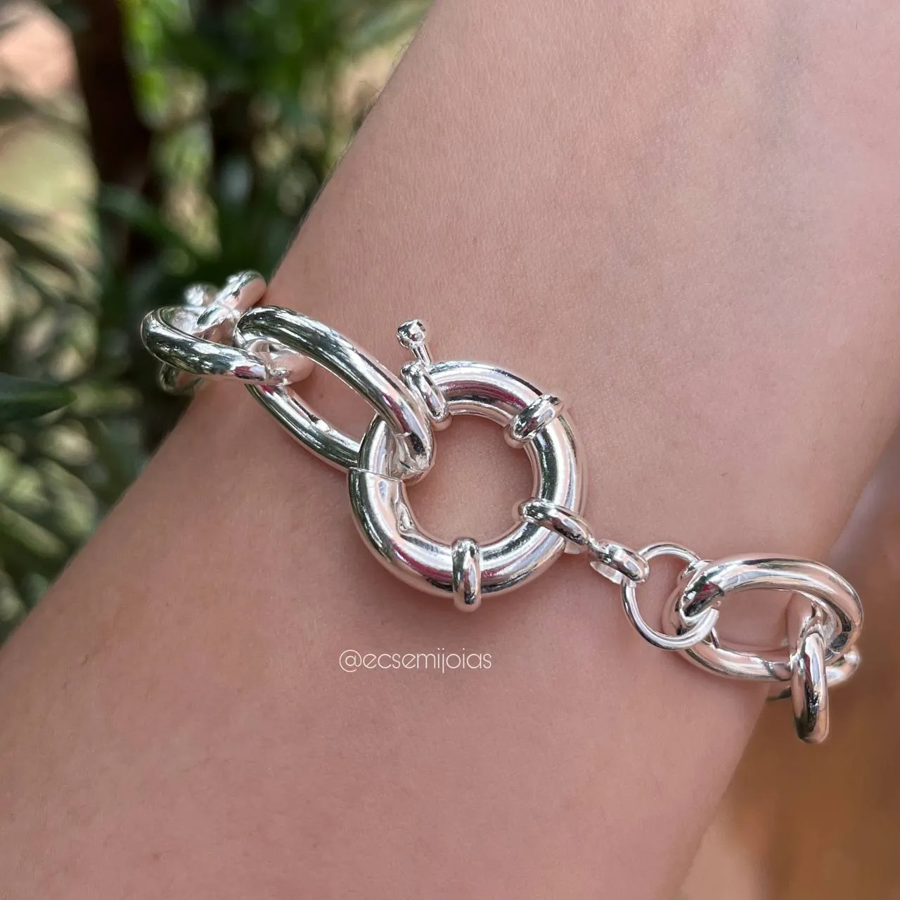 Pulseira elo oval grosso e acessório de coração - banhado a prata 925
