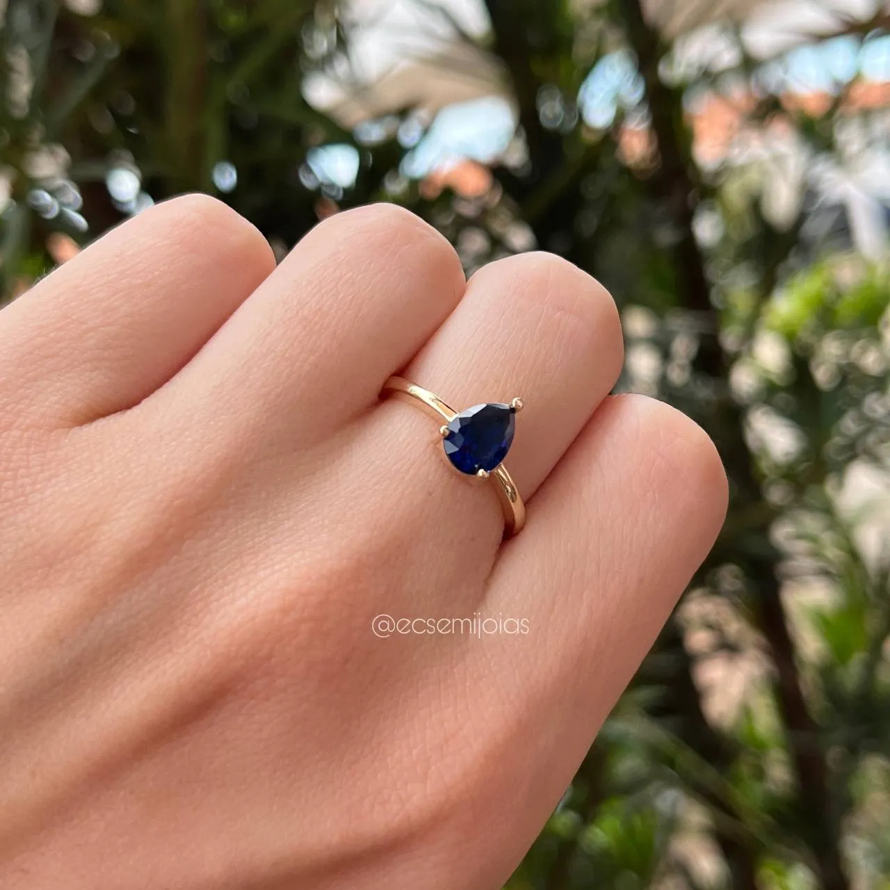 Anel pedra gota - banhado a ouro 18k