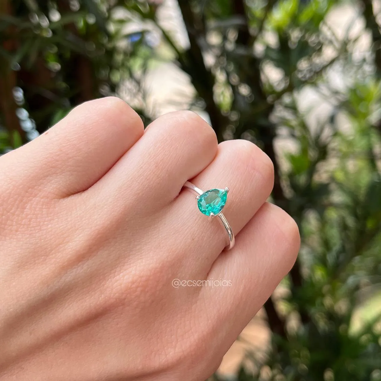 Anel pedra gota - banhado a prata 925