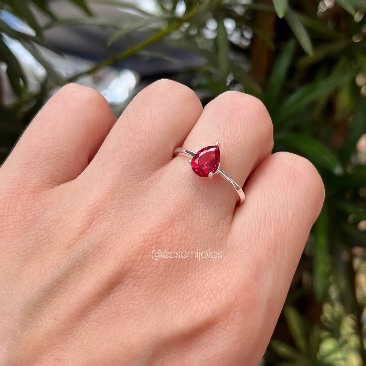 Anel pedra gota - banhado a prata 925