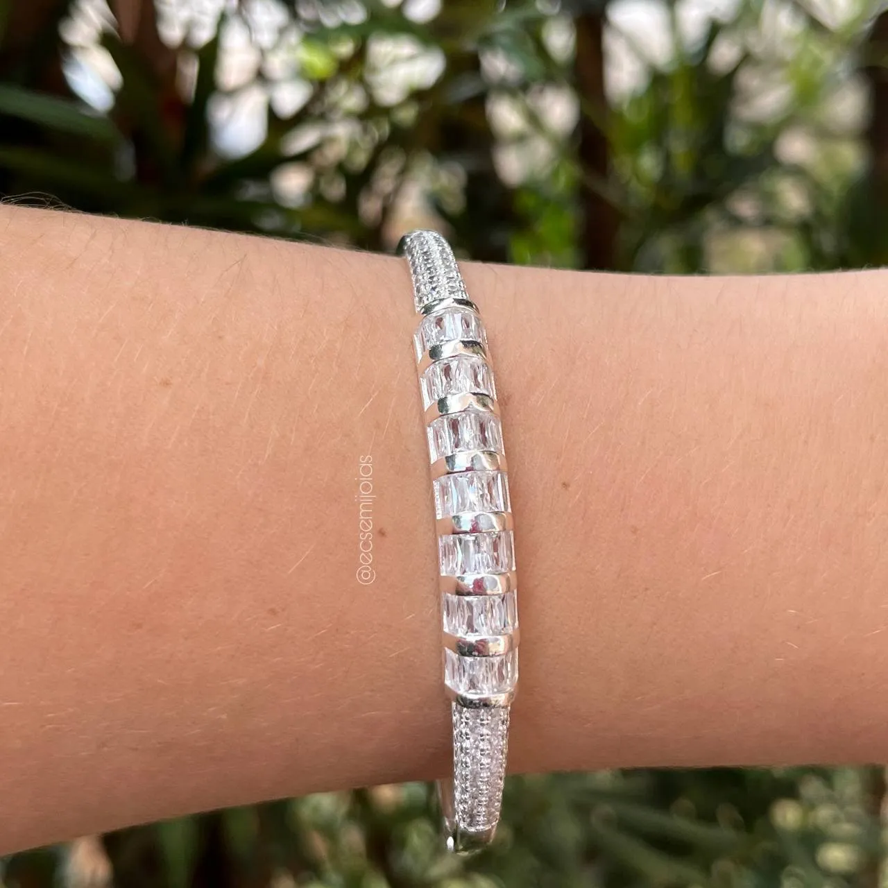 Bracelete pedras baguete colorida cravejada dos lados - banhado a prata 925