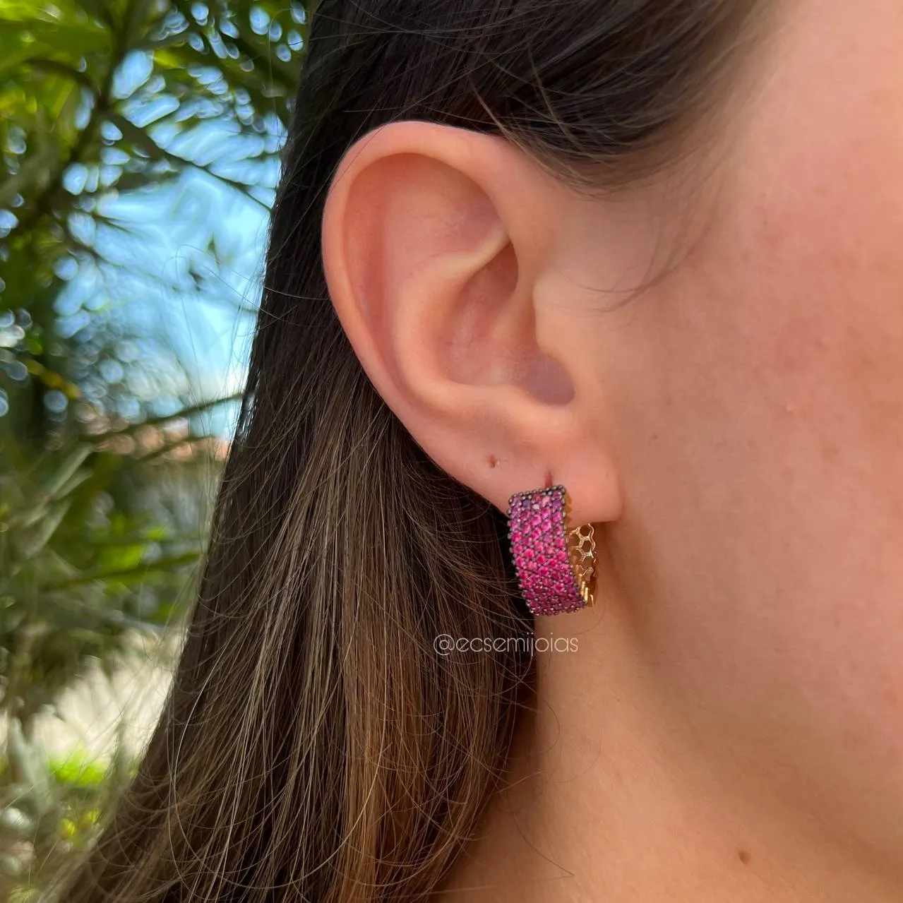 Brinco argola 5 fileiras cravejadas - banhado a ouro 18k