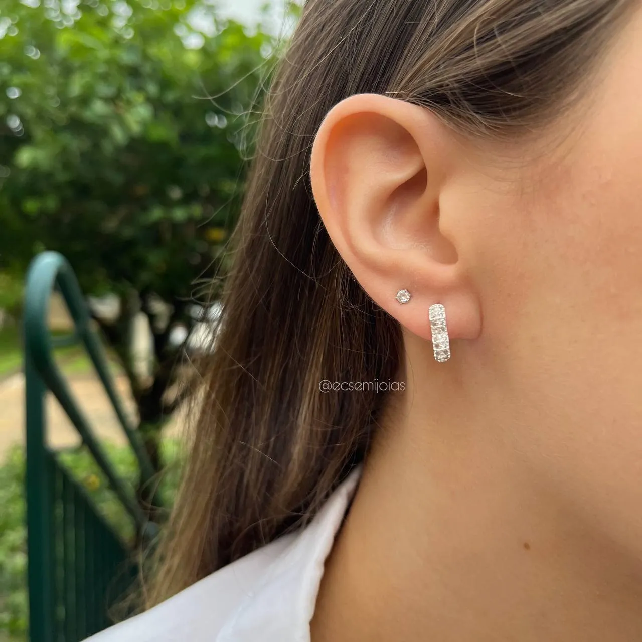Brinco de argola de coração cravejado P - banhado a prata 925