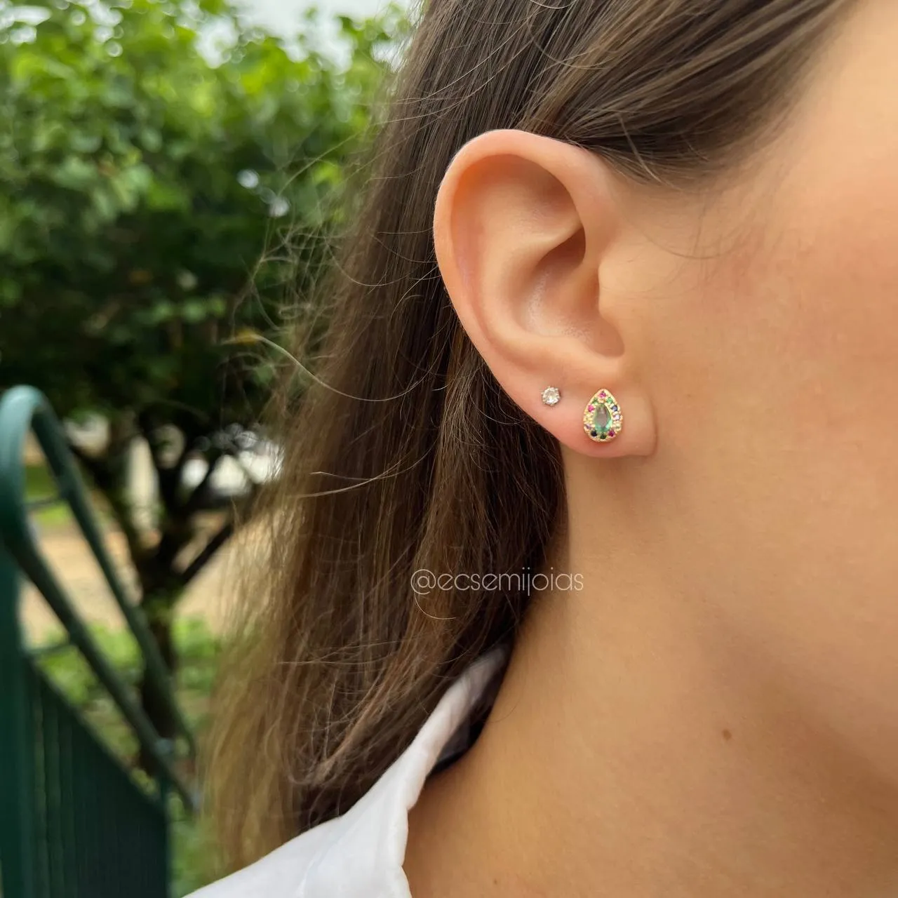 Brinco gota cravejada em volta P - banhado a ouro 18k