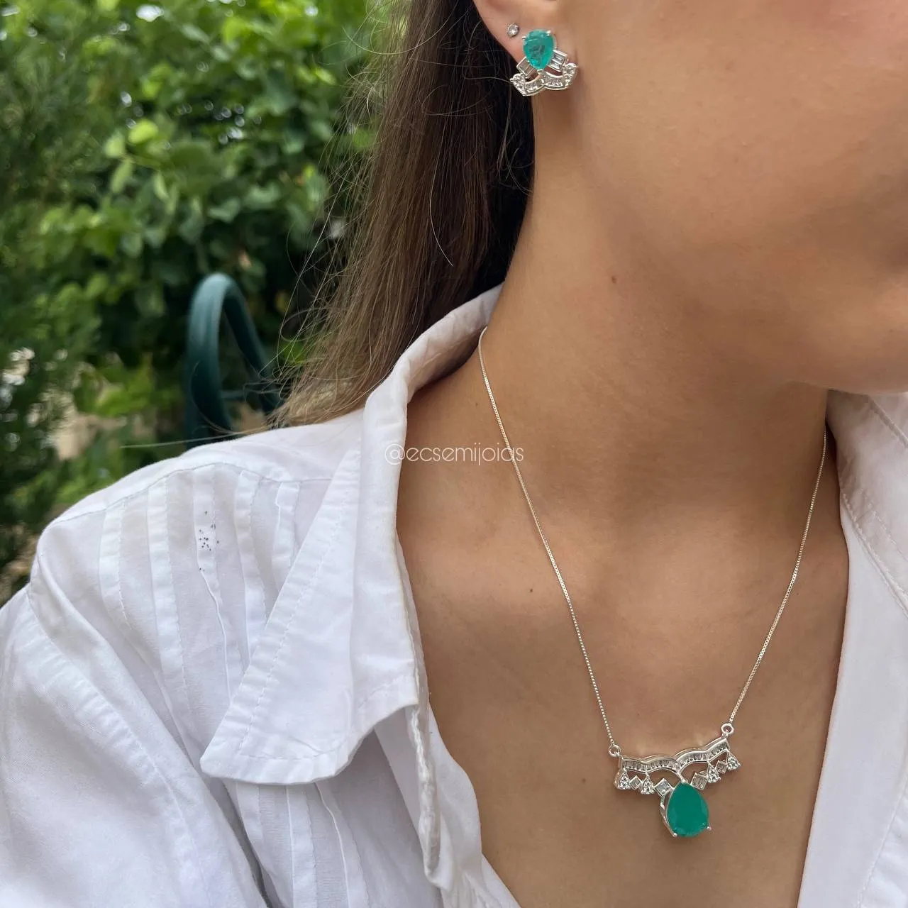Conjunto de brinco e colar pedra gota em volta pedras baguetes- banhado a prata 925