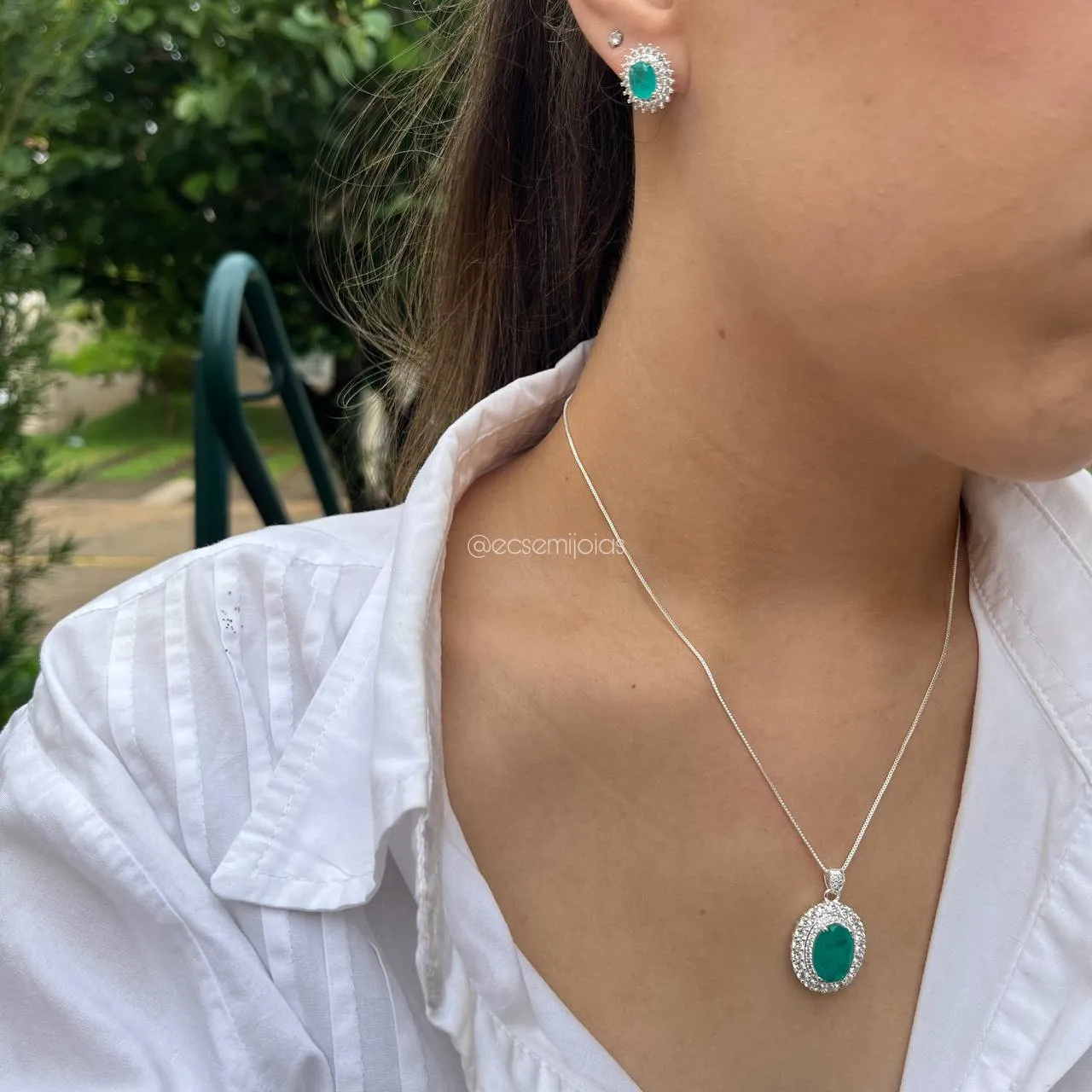 Conjunto de brinco e colar redondo cravejado em volta - banhado a prata 925