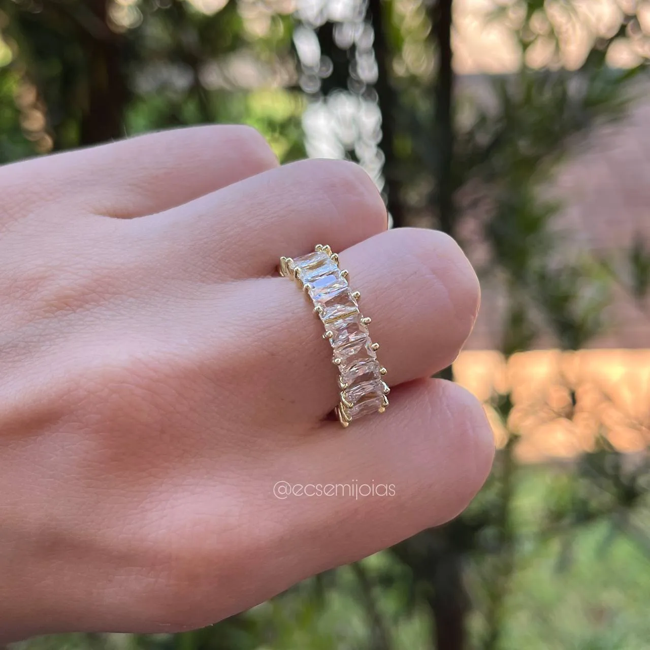 Anel 360 pedra baguete - banhado a ouro 18k