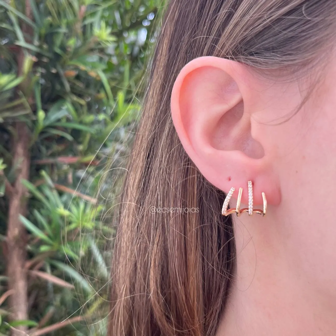 Brinco 4 fios dois cravejados  - banhado a ouro 18k