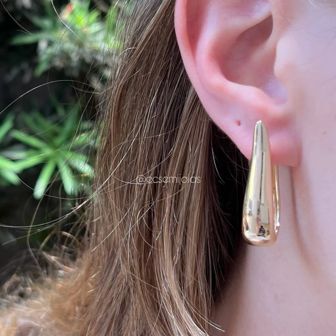 Brinco de argola lisa - banhado a ouro 18k