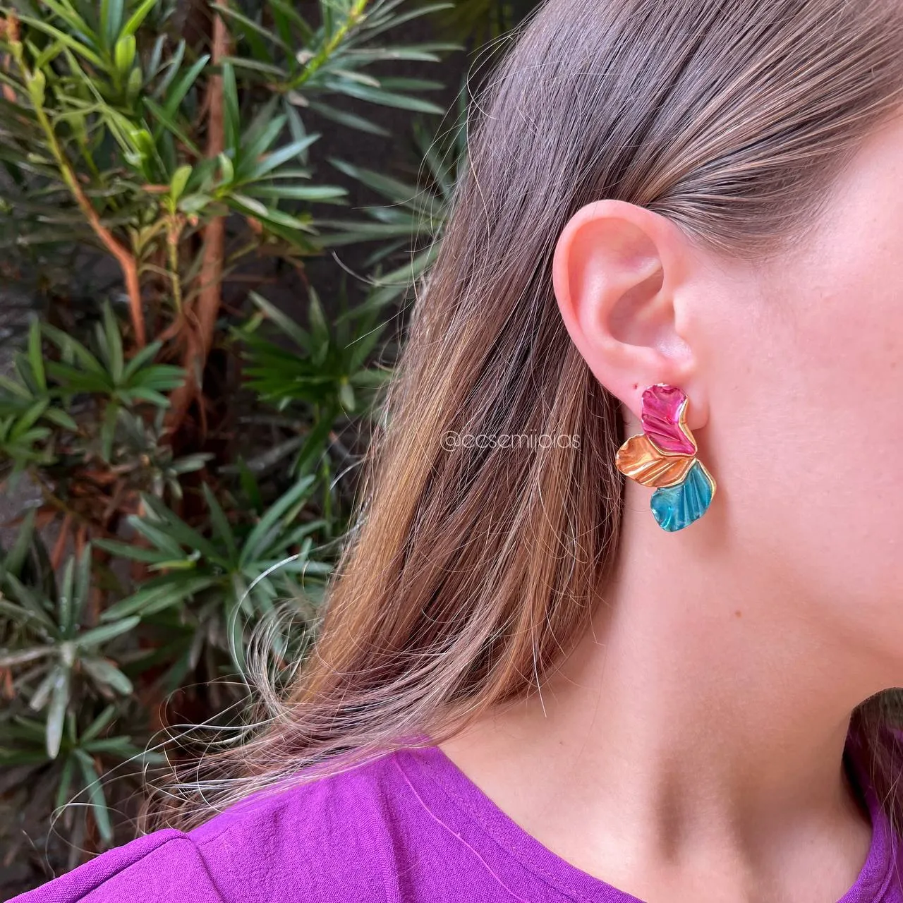Brinco folhas - banhado a ouro 18k