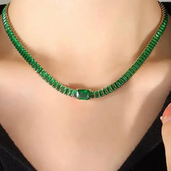 Colar choker pedra baguete - 40 cm  + 5 cm de extensor - banhado a ouro 18k