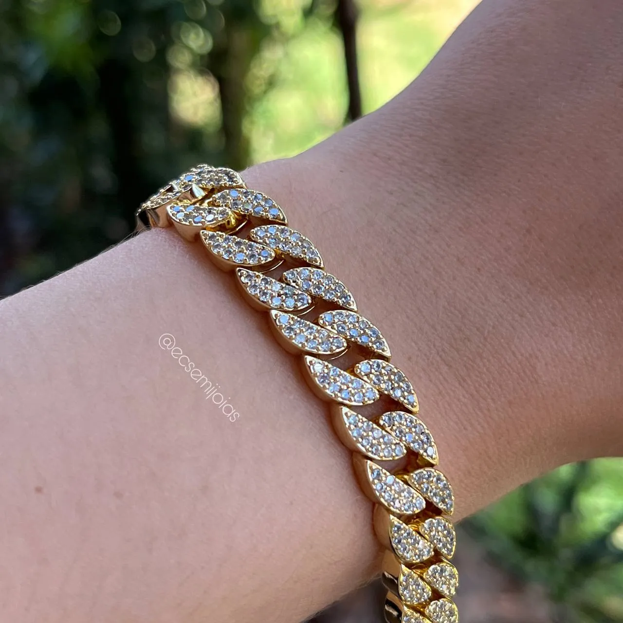 Pulseira elos cravejados - 17 cm - banhado a ouro 18k