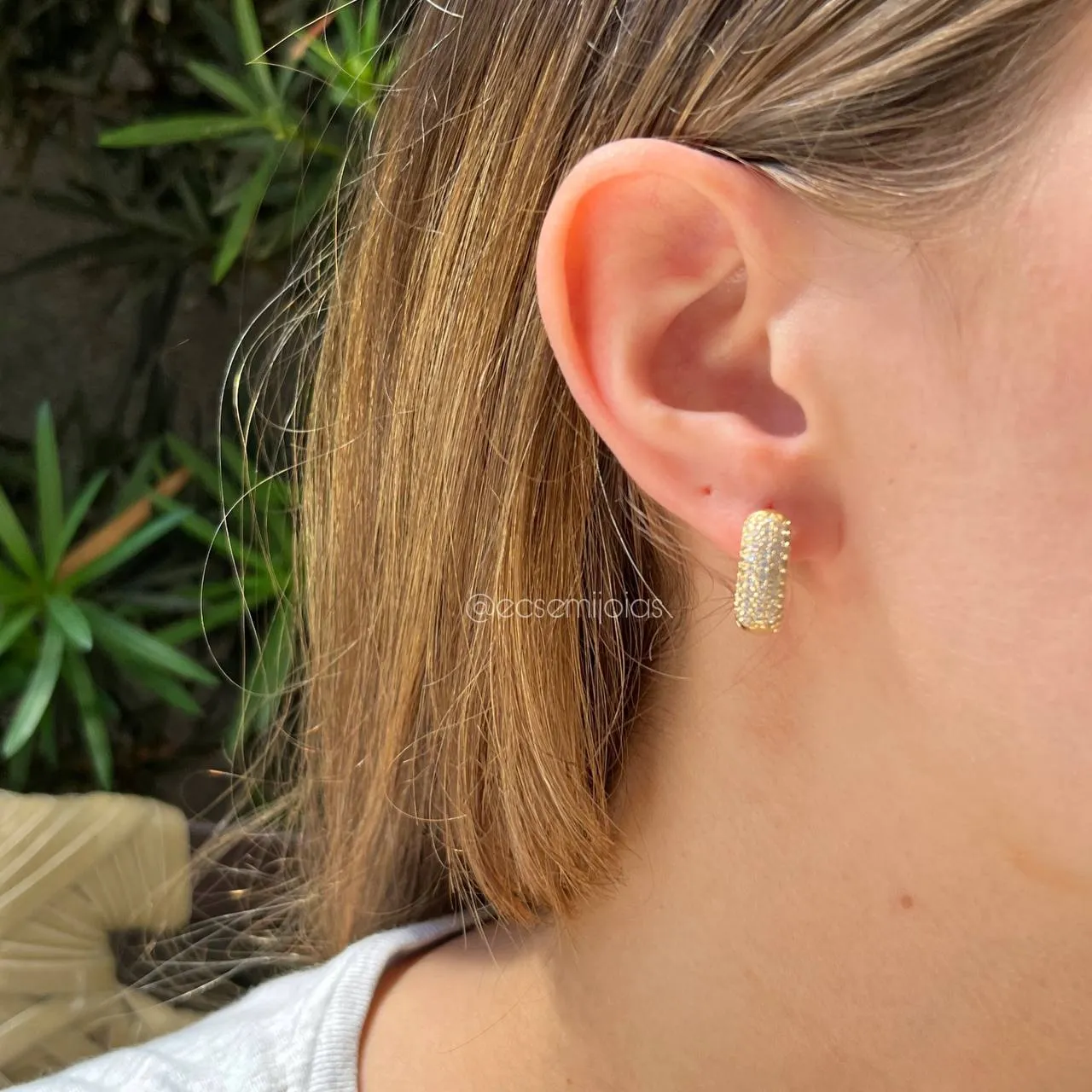 Brinco argola 5 fileiras cravejadas - banhado a ouro 18k
