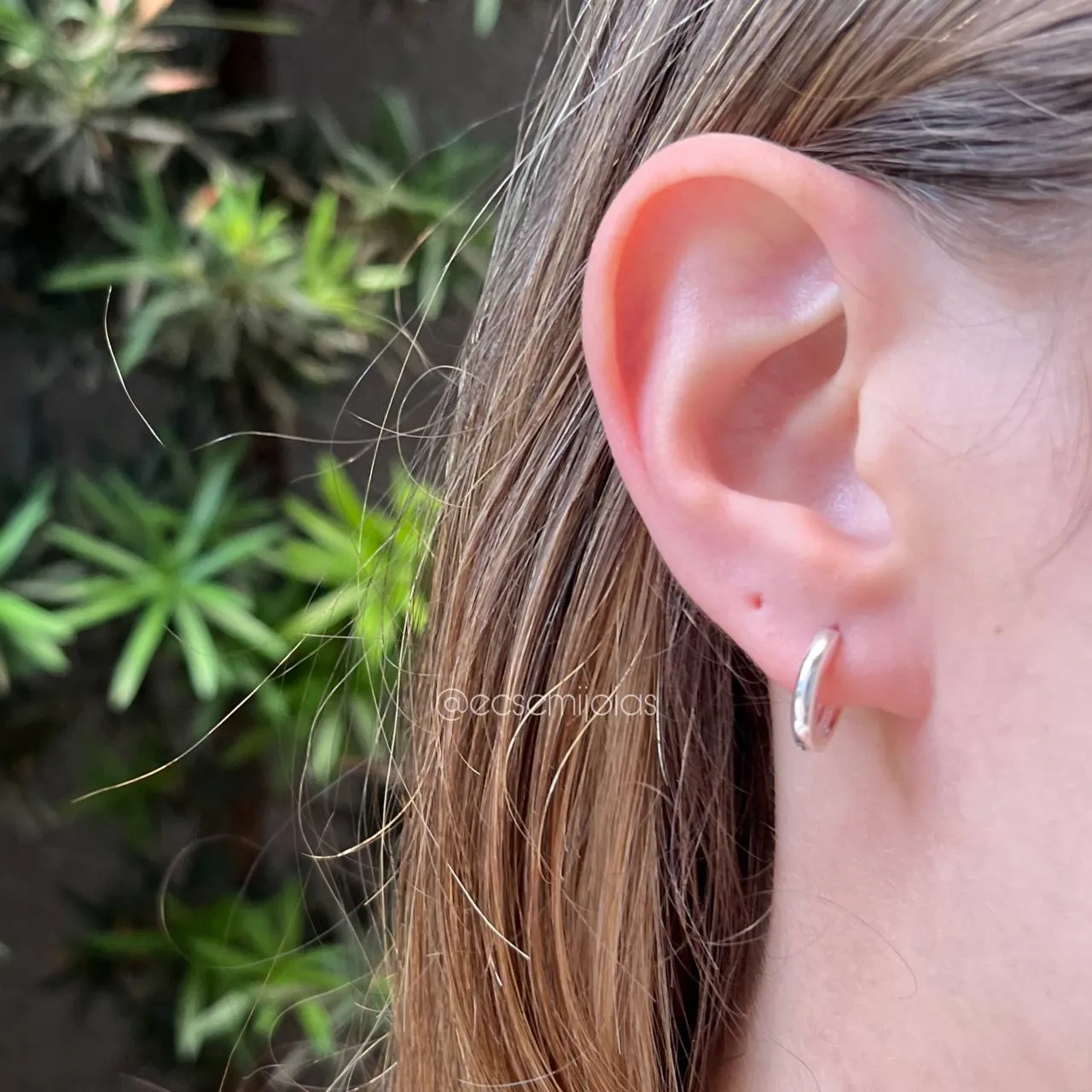 Brinco argolinha lisa M  - banhada a prata 925