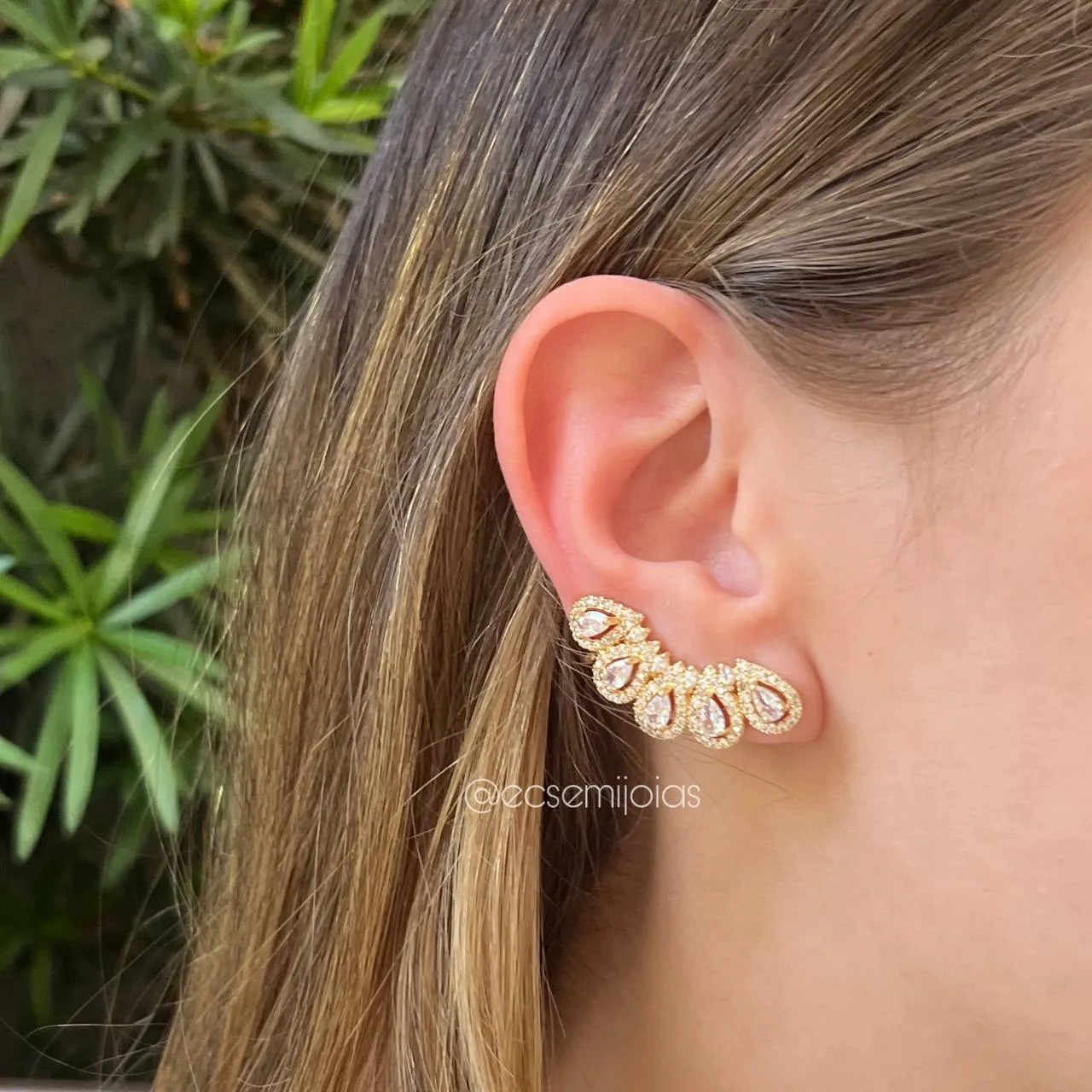 Brinco ear cuff 5 gotas -  banhado a ouro 18k