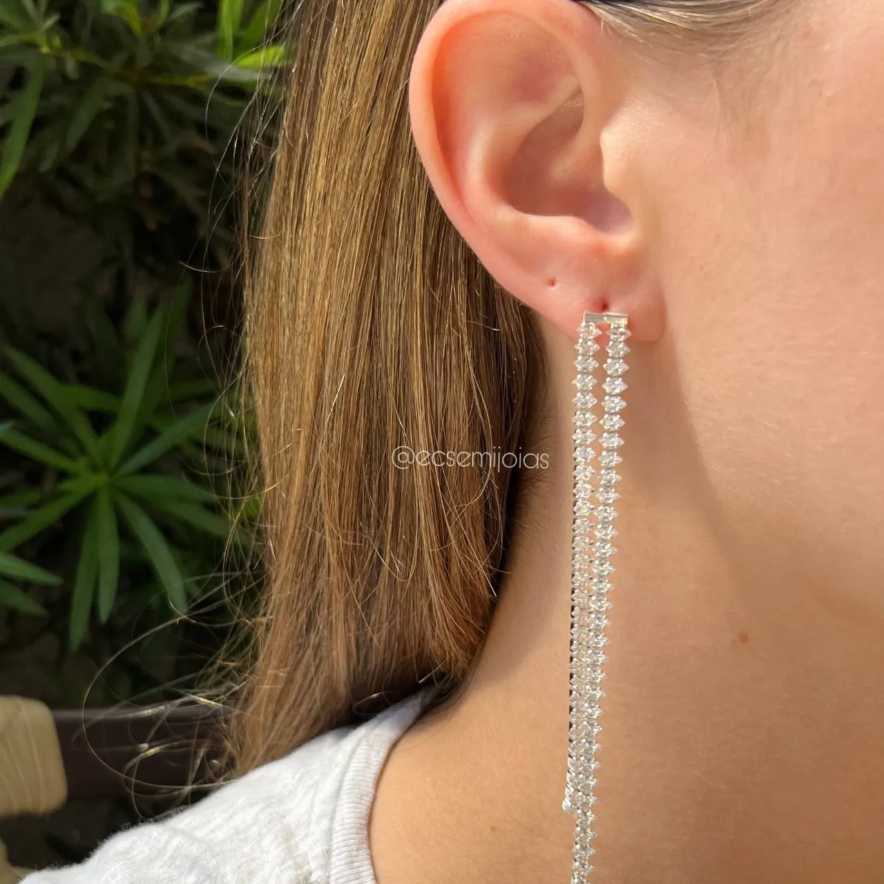 Brinco longo franja cravejada - banhado a prata 925