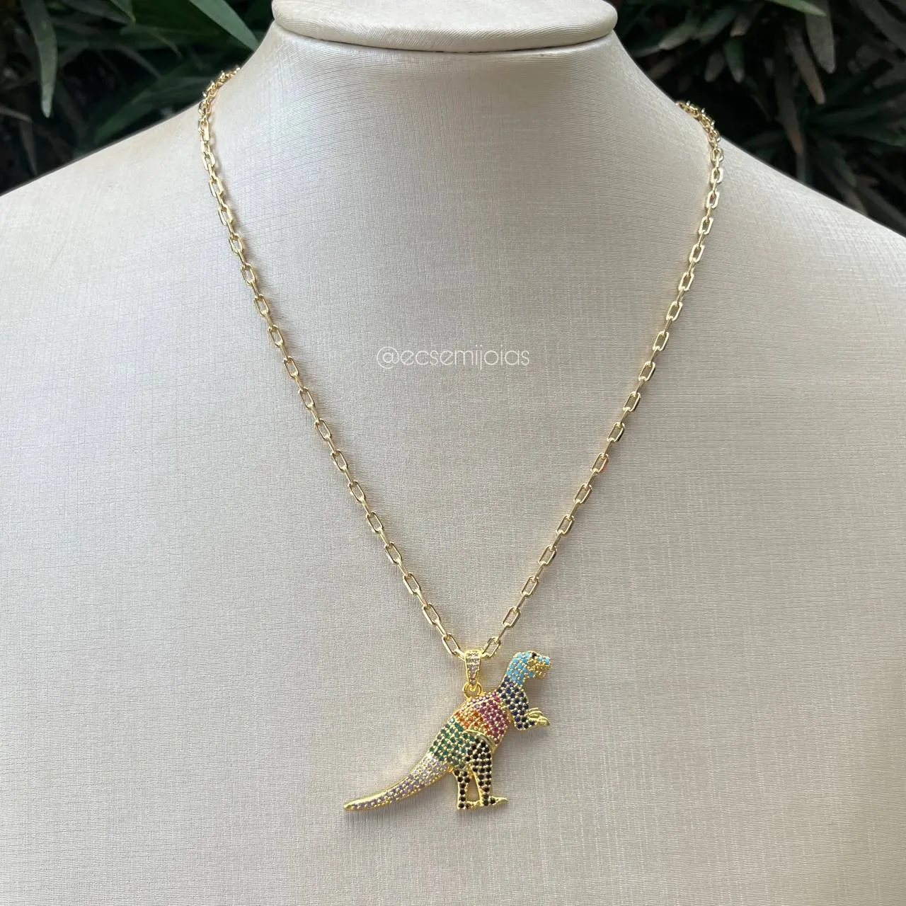 Colar de dinossauro cravejado infantil - 40 cm - banhado a ouro 18k