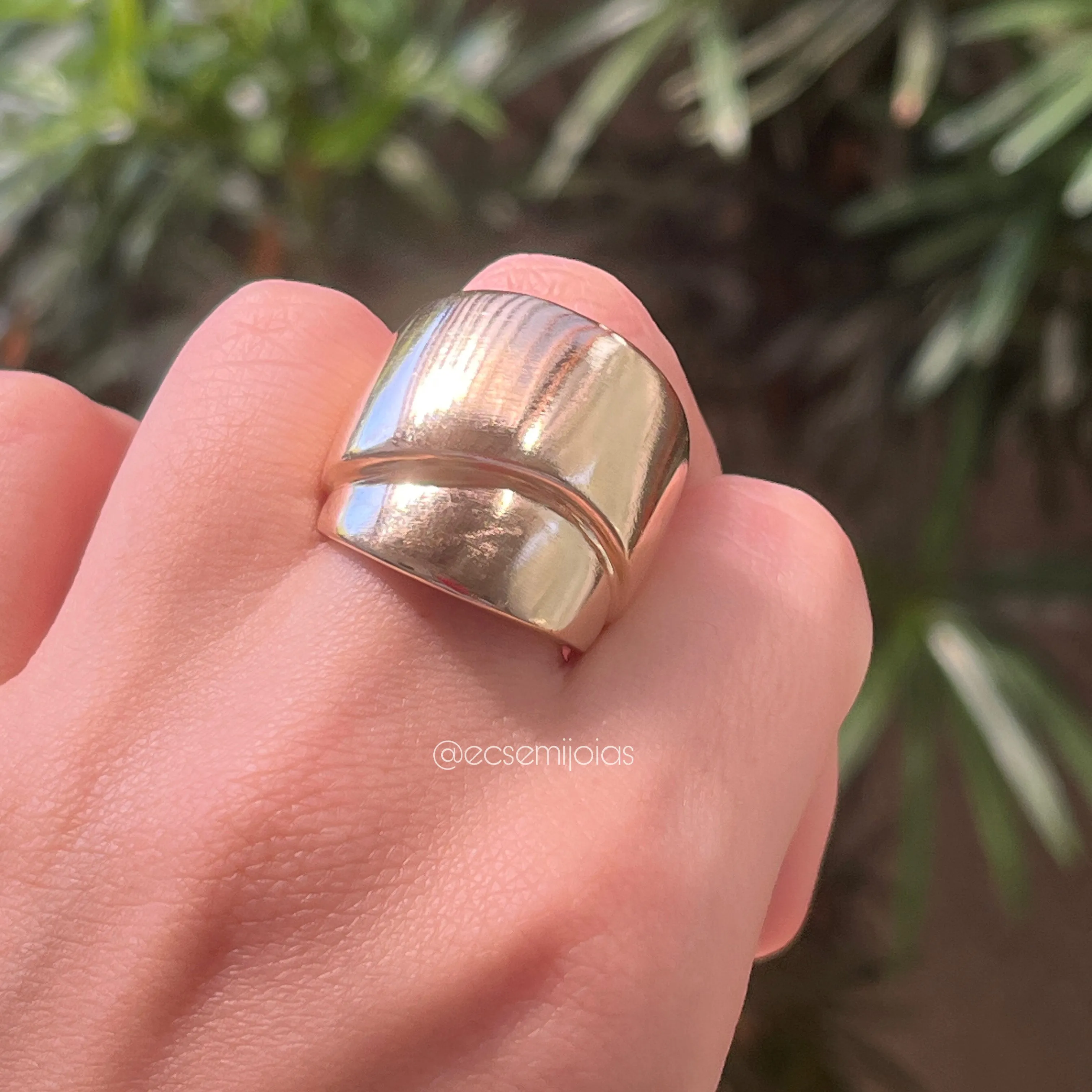 Anel liso polido com duas alturas - banhado a ouro 18k