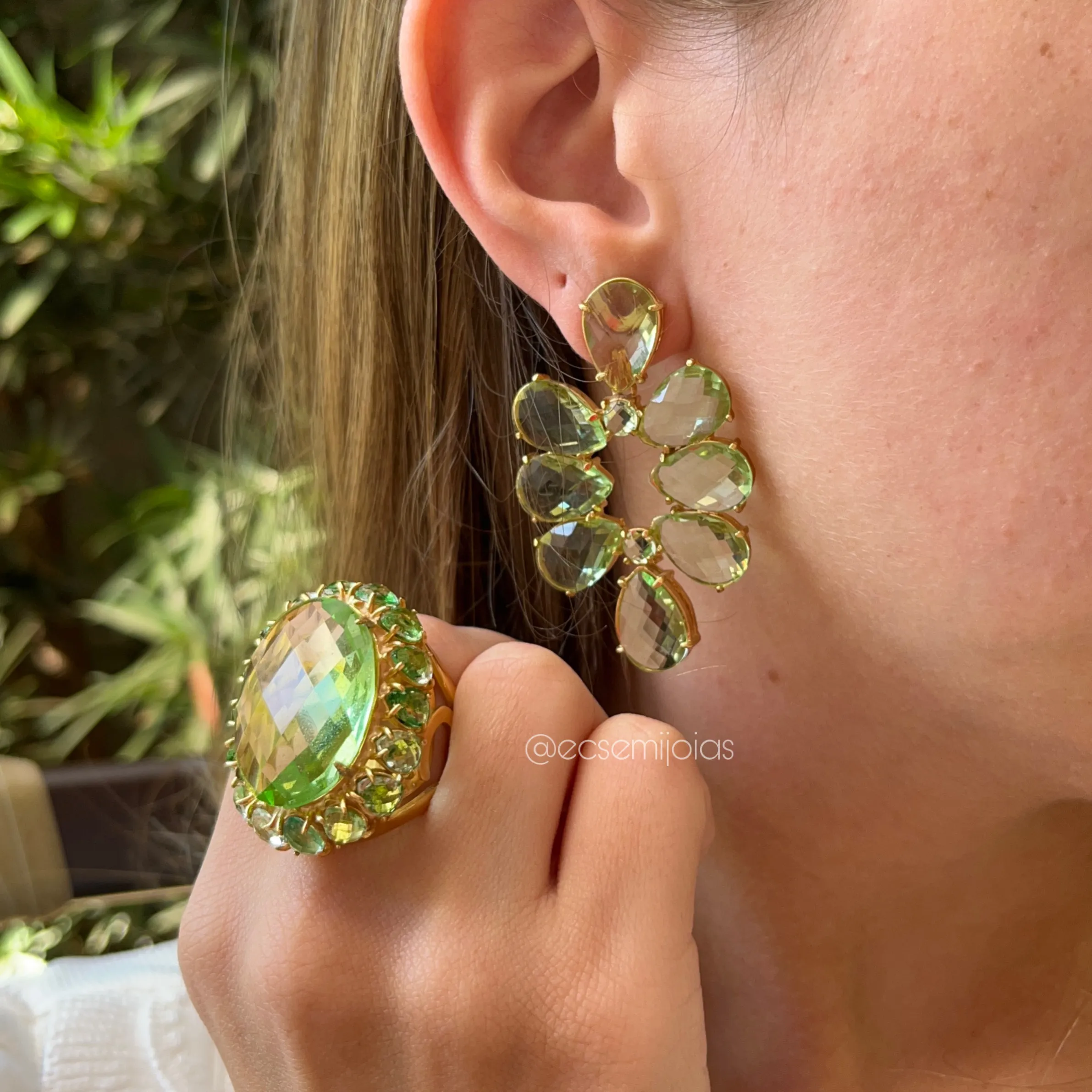 Conjunto brinco e anel com várias pedras gotas grandes - banhado a ouro 18k