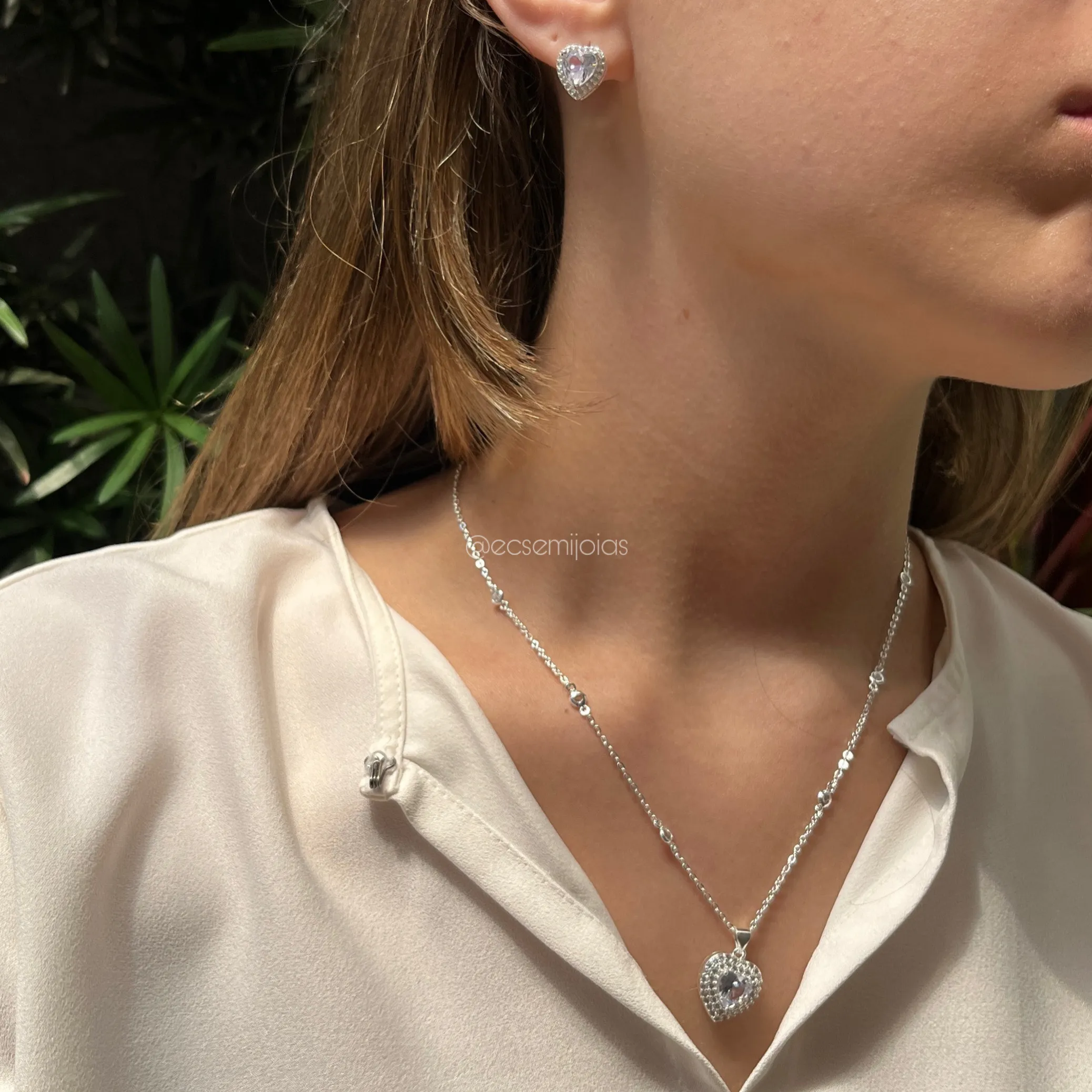 Conjunto de brinco e colar coração cravejado em volta - co 45cm + 5cm extensor - banhado a prata 925