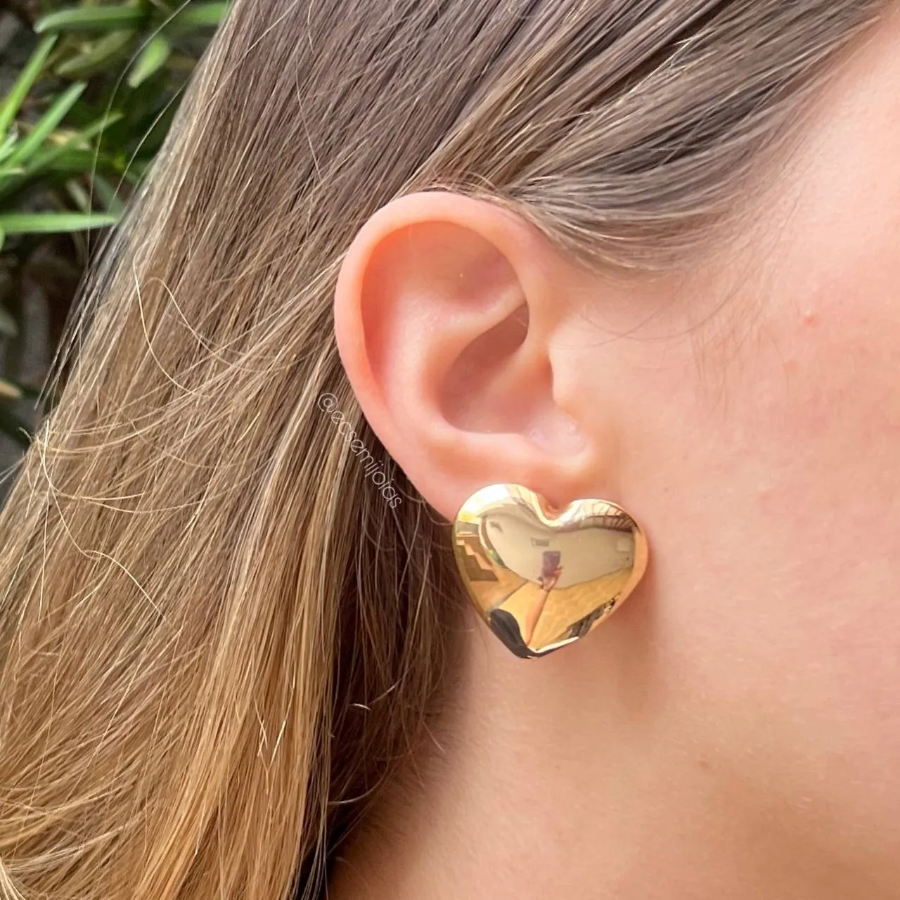 Brinco coração liso - 26mm diâm. - banhado a ouro 18k