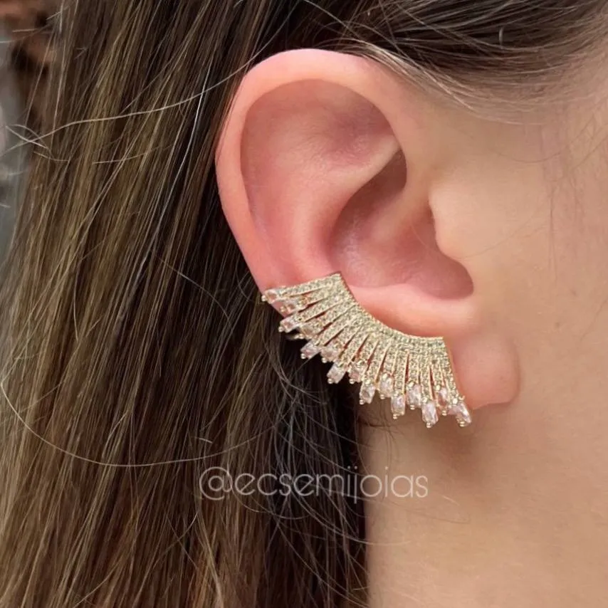 Brinco ear cuff cravejado branco - banhado a ouro 18k