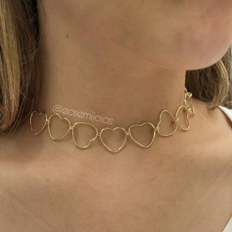 Choker de corações lisos vazados -  30cm + 10cm extensor - banhado a ouro 18k
