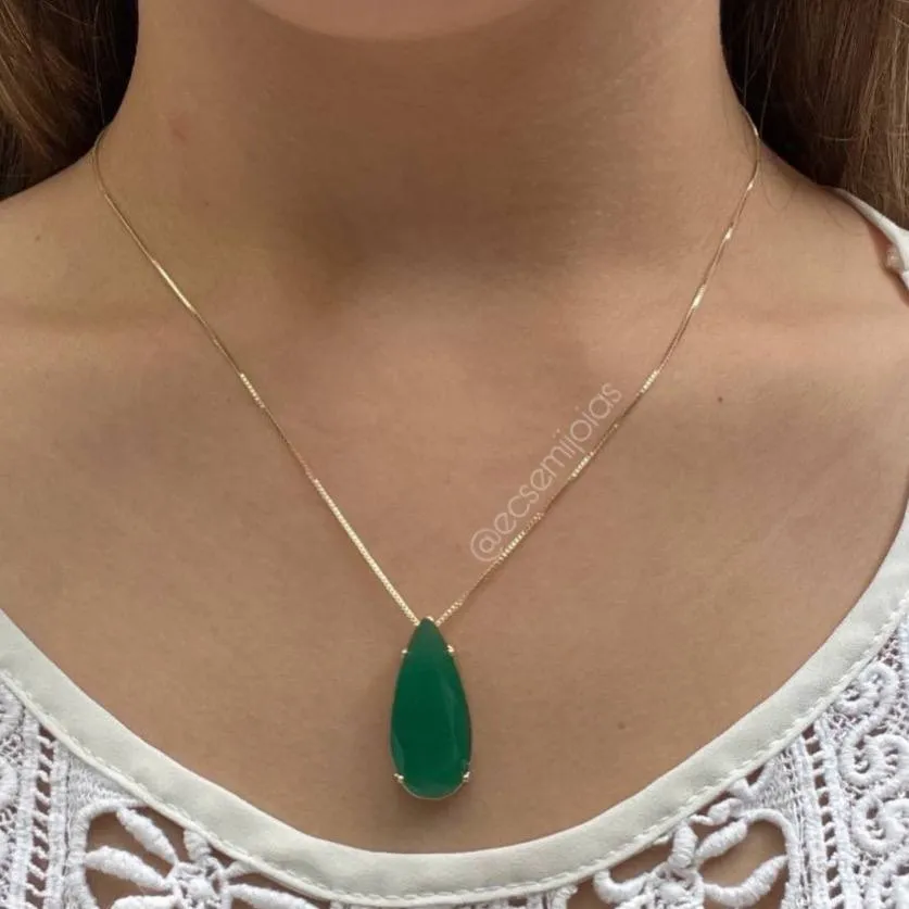 Colar com pedra gota esmeralda - co 45 cm - pi 28mm x 13mm - banhado a ouro 18k