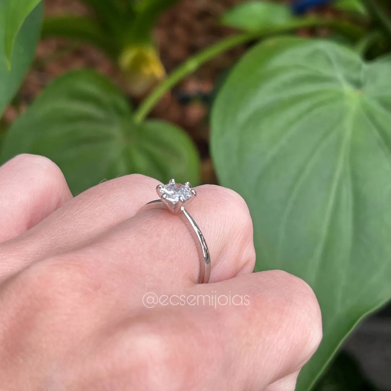 Anel solitário 6mm c/ 6 garras - banhado a ródio branco