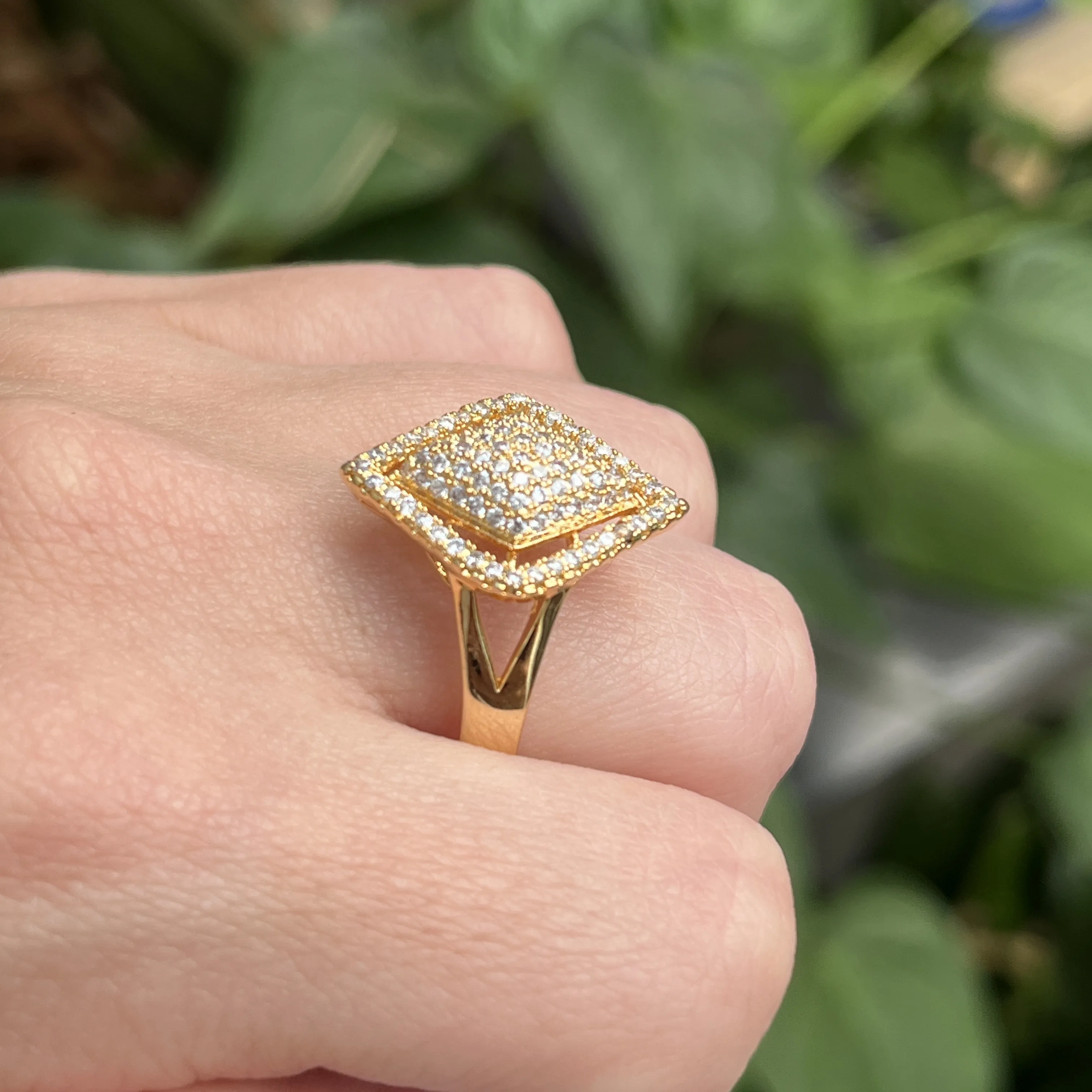 Anel losango cravejado - banhado a ouro 18k