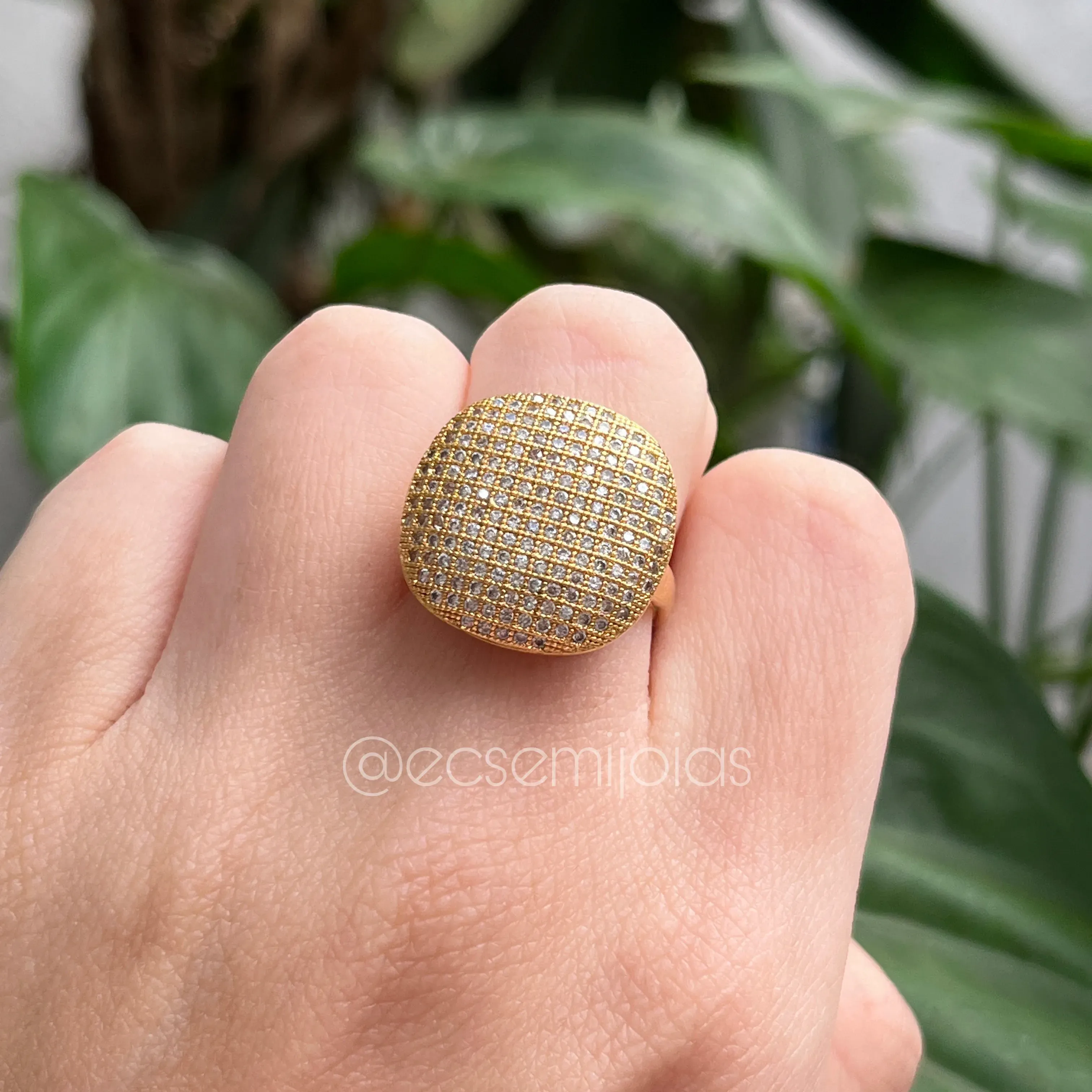 Anel quadrado cravejado - 19x19mm - banhado a ouro 18k