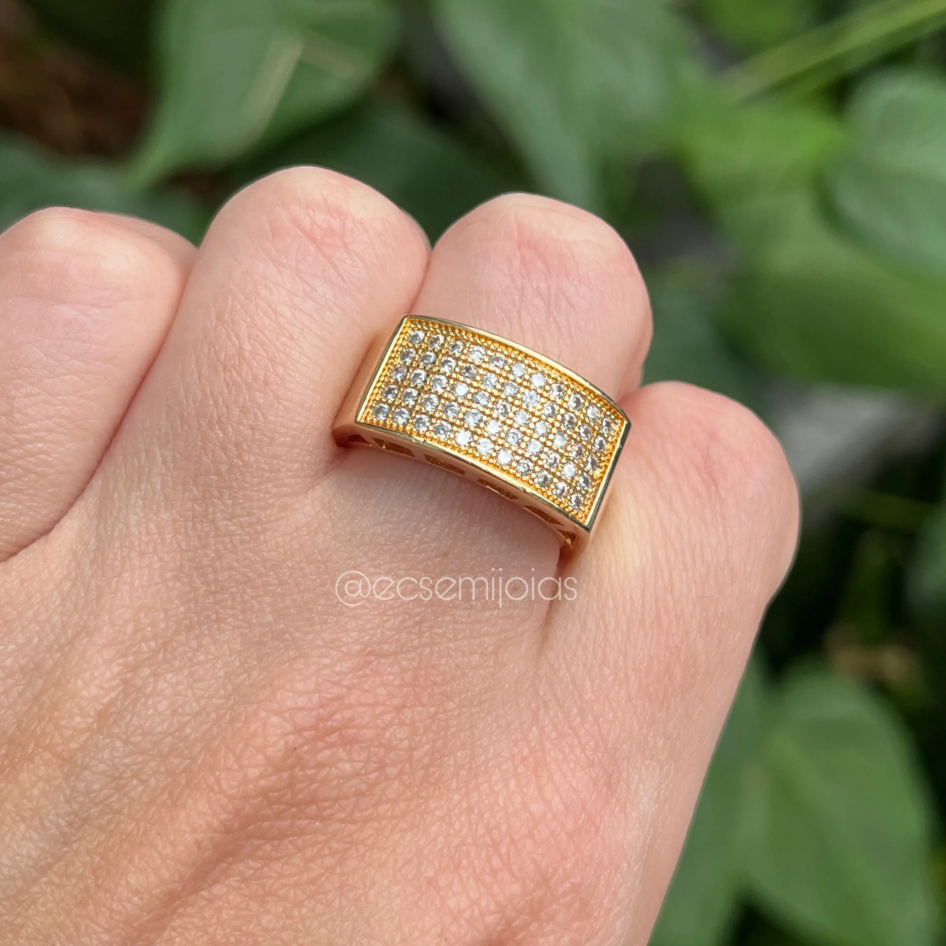 Anel retangular cravejado -11x21mm - banhado a ouro 18k